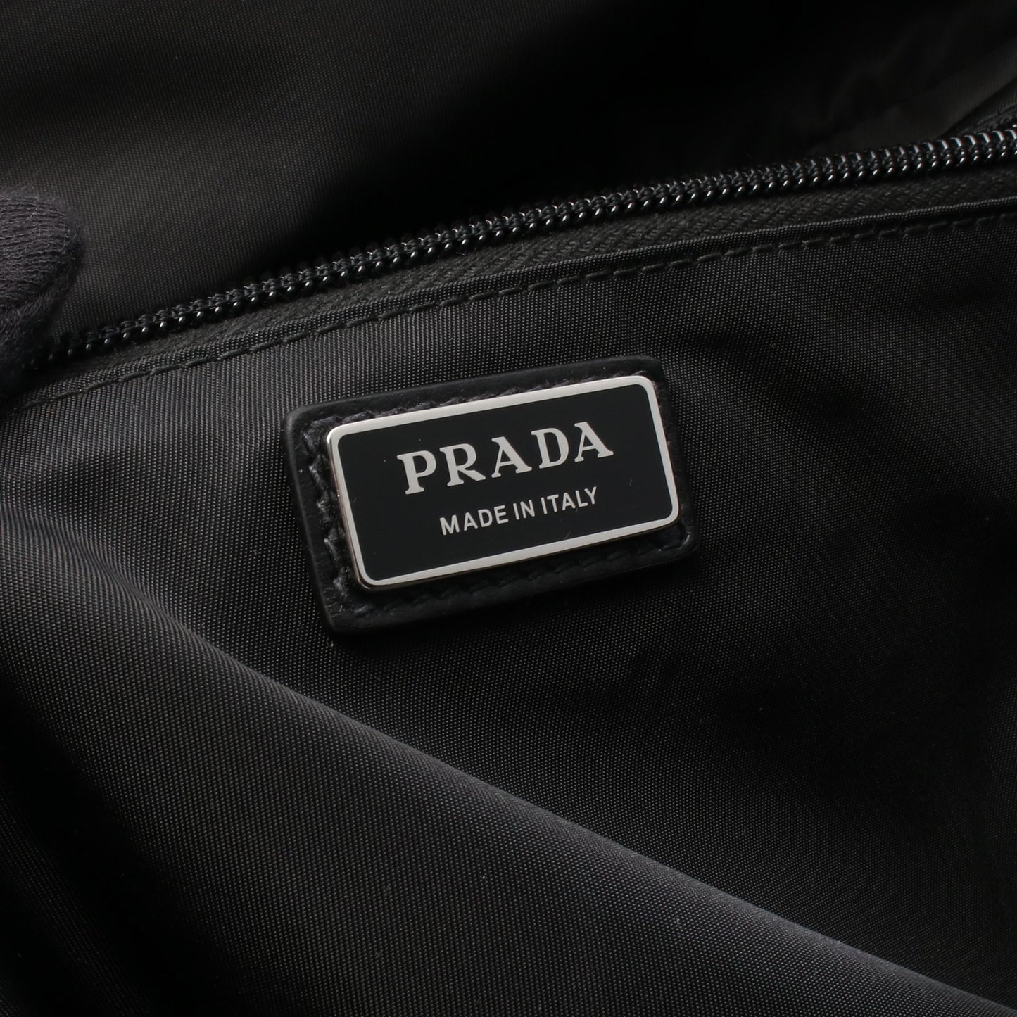 Re-Nylon メッセンジャーバッグ ショルダーバッグ ナイロン レザー ブラック プラダ