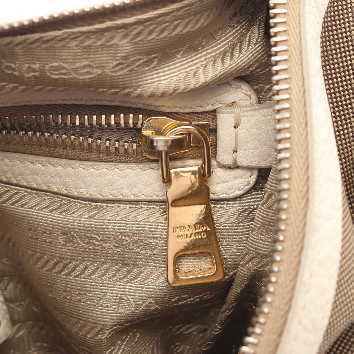 LOGO JACQUARD ロゴジャガード ショルダーバッグ キャンバス レザー ベージュ アイボリー プラダ バッグ PRADA