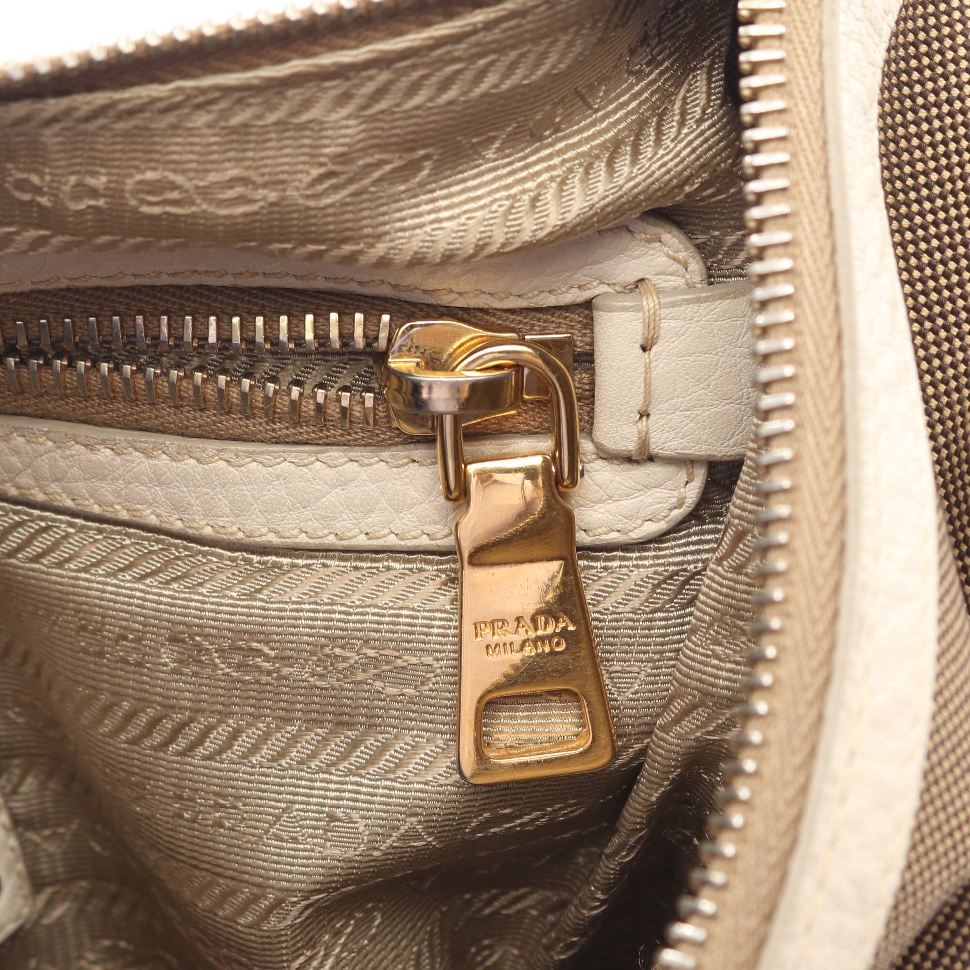 LOGO JACQUARD ロゴジャガード ショルダーバッグ キャンバス レザー ベージュ アイボリー プラダ バッグ PRADA