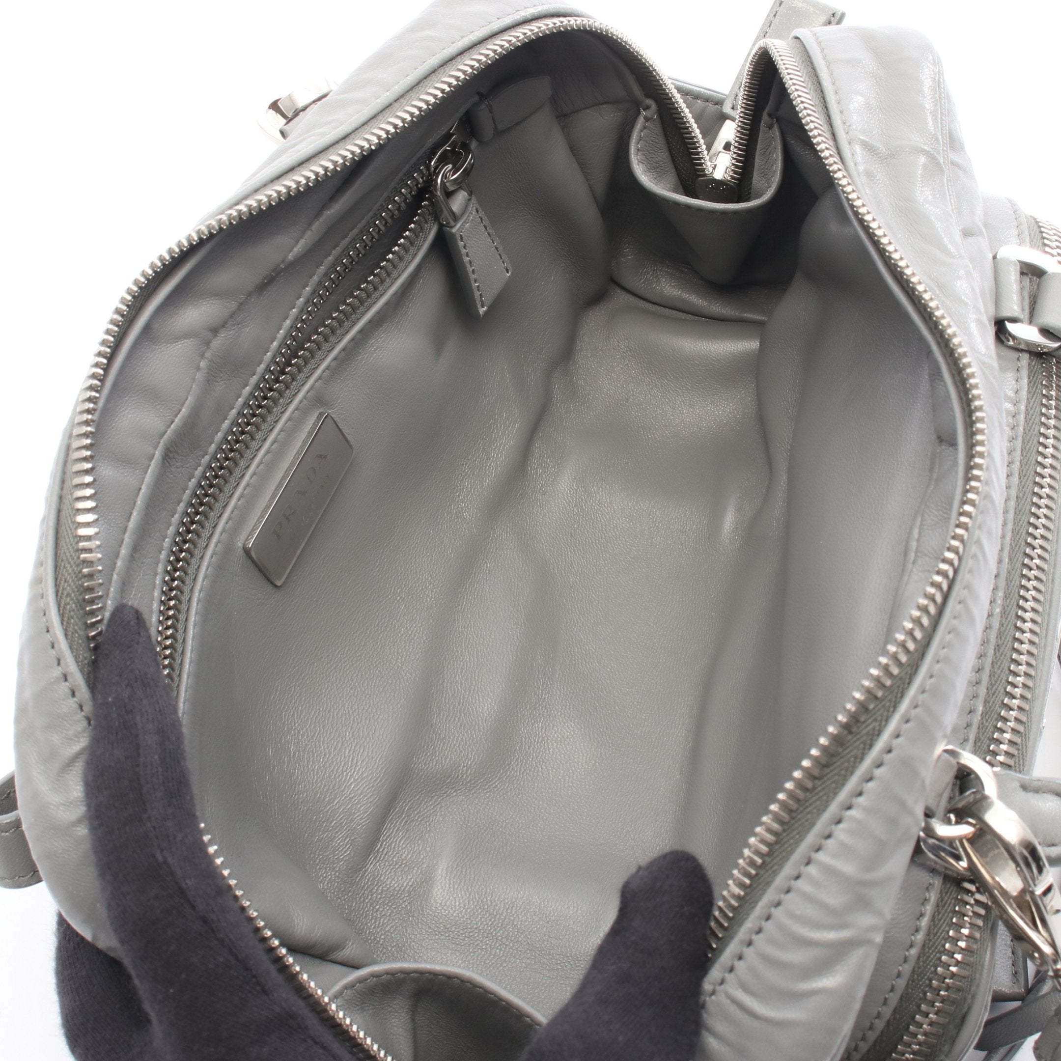 PRADA グレー レザー ビジネスバッグ ハンドバッグ レザー グレー 2WAY プラダ – RECLO