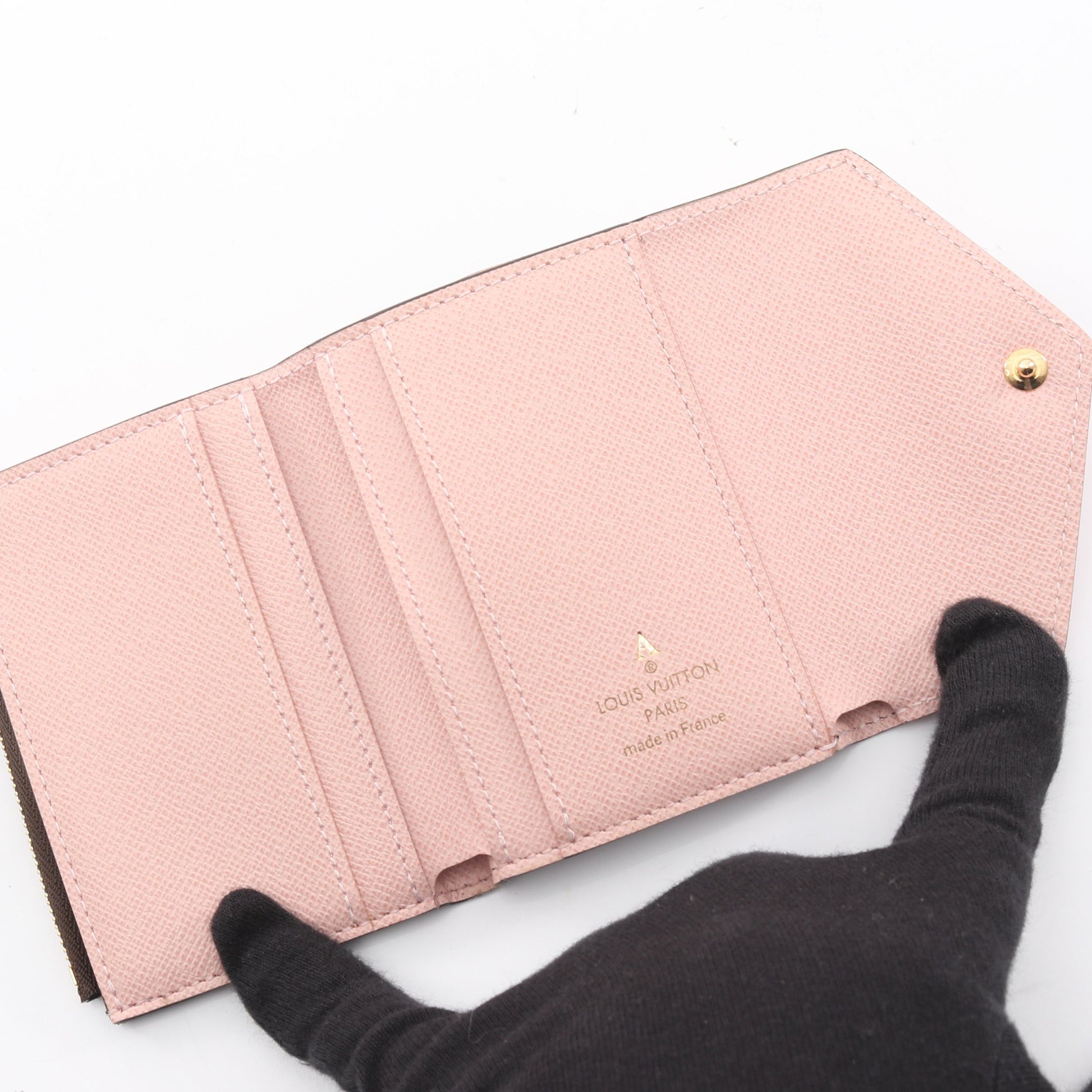 ポルトフォイユ ゾエ モノグラム ローズバレリーヌ 三つ折り財布 PVC レザー ブラウン ピンク ルイヴィトン 財布・小物 LOUIS VUITTON