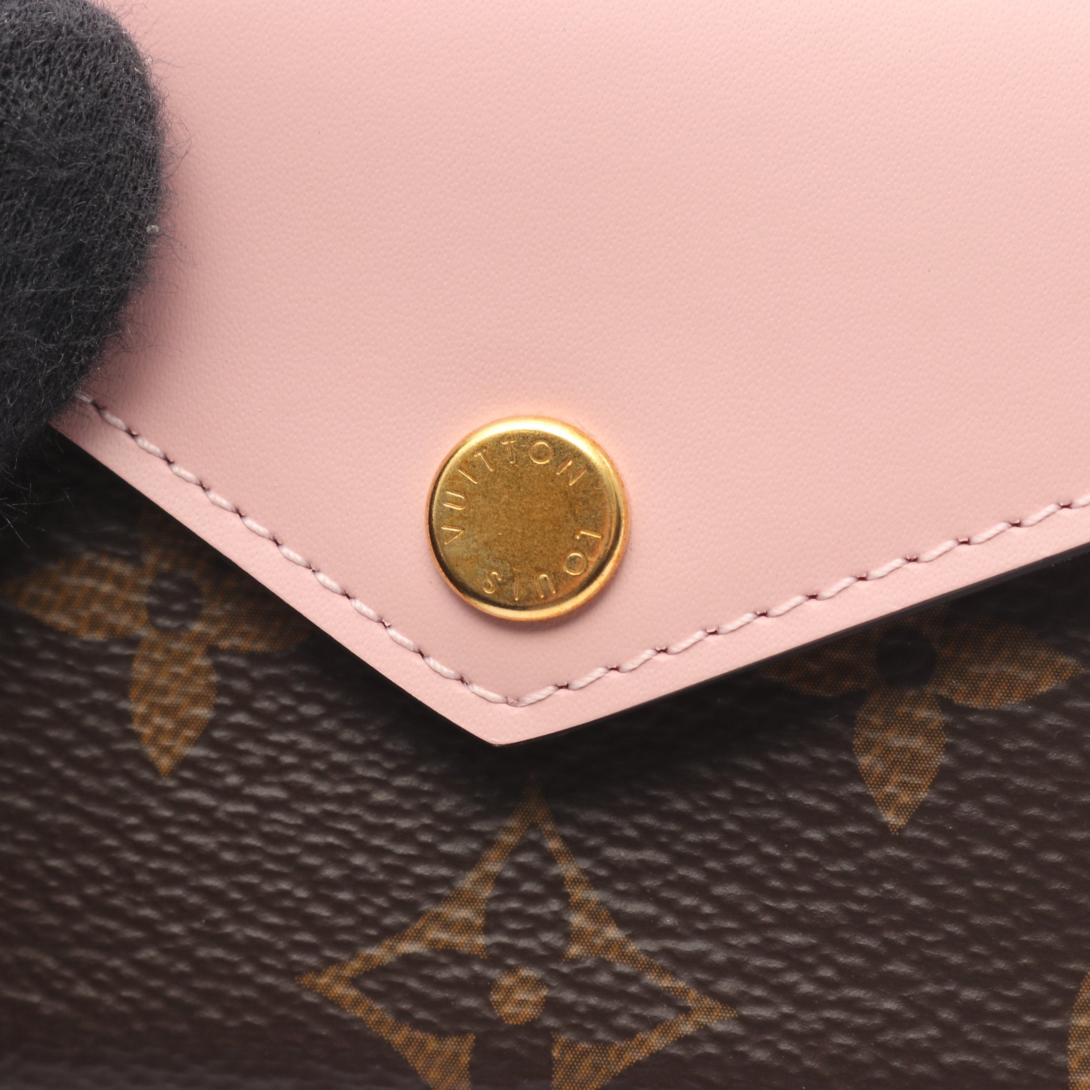 ポルトフォイユ ゾエ モノグラム ローズバレリーヌ 三つ折り財布 PVC