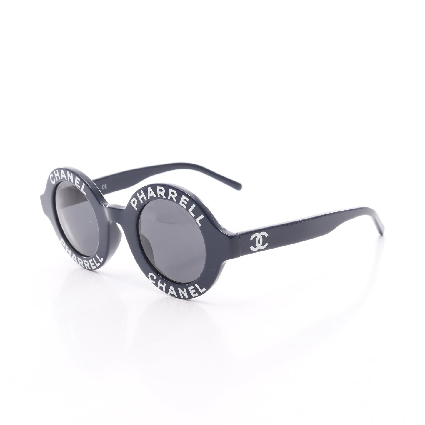 CHANEL × PHARRELL サングラス ネイビー ホワイト シャネル 財布・小物 CHANEL