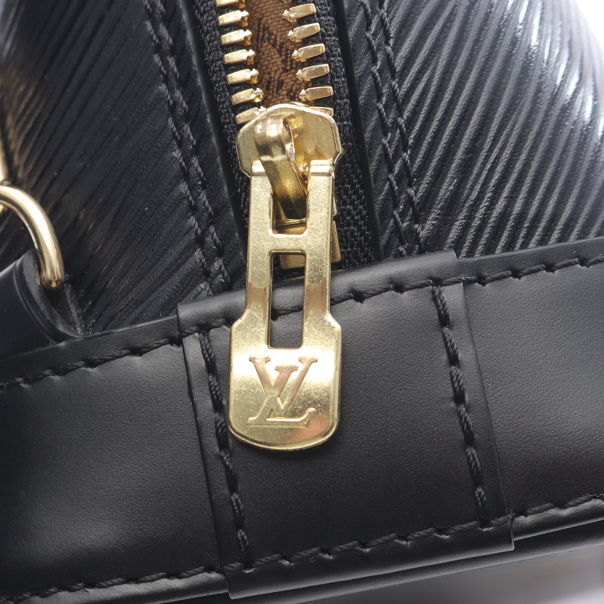 アルマバックパック エピ ノワール リュックサック レザー ブラック ルイヴィトン バッグ LOUIS VUITTON