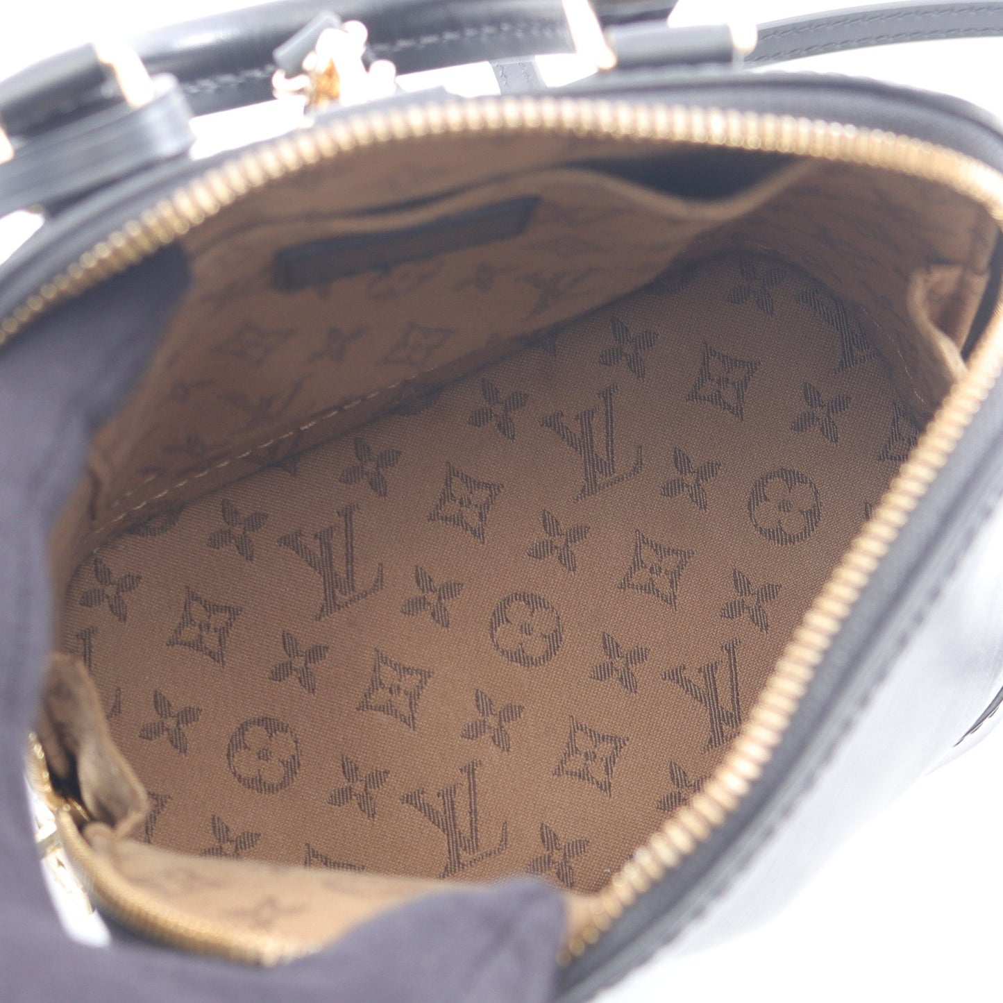 アルマバックパック エピ ノワール リュックサック レザー ブラック ルイヴィトン バッグ LOUIS VUITTON