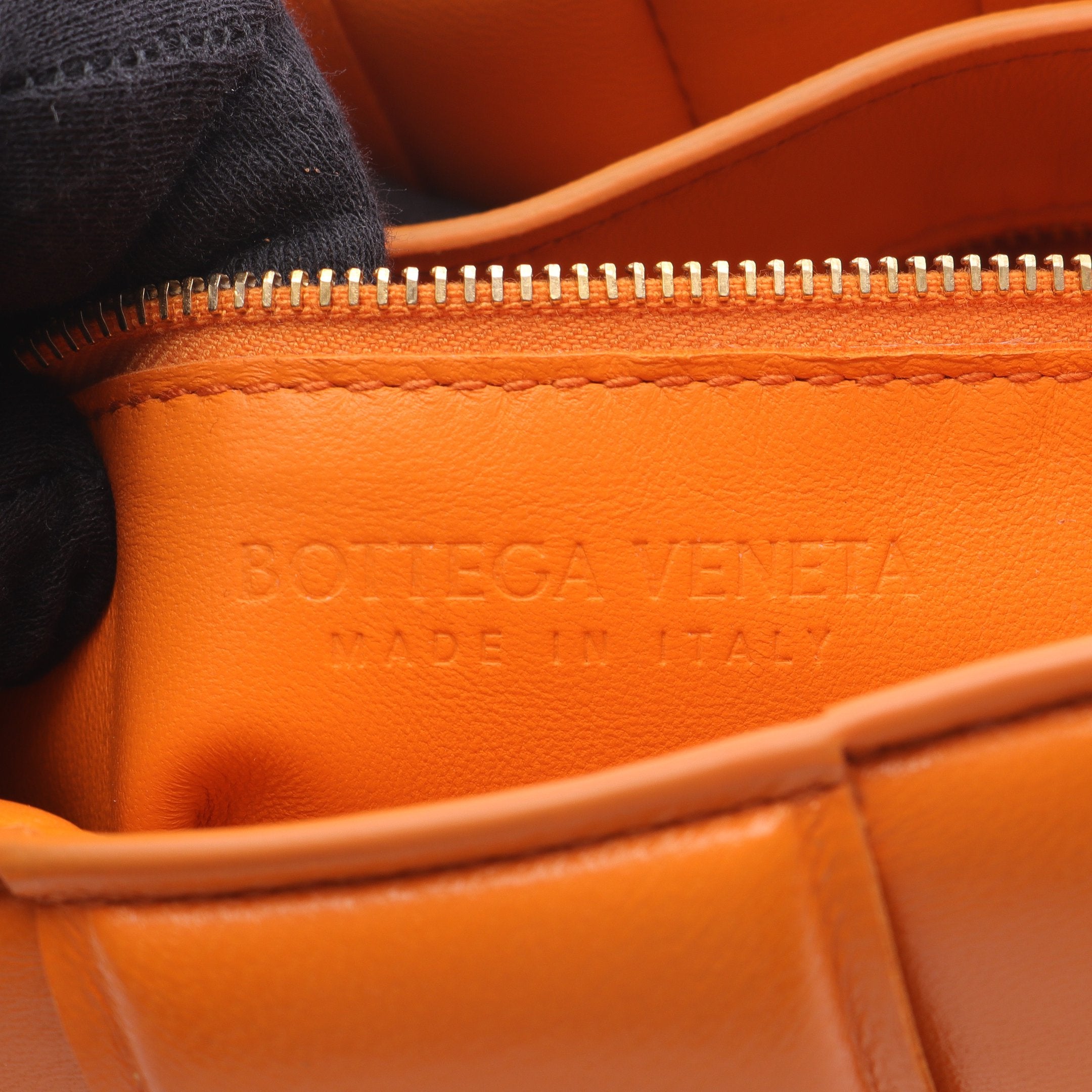 パデット カセット イントレチャート ショルダーバッグ レザー