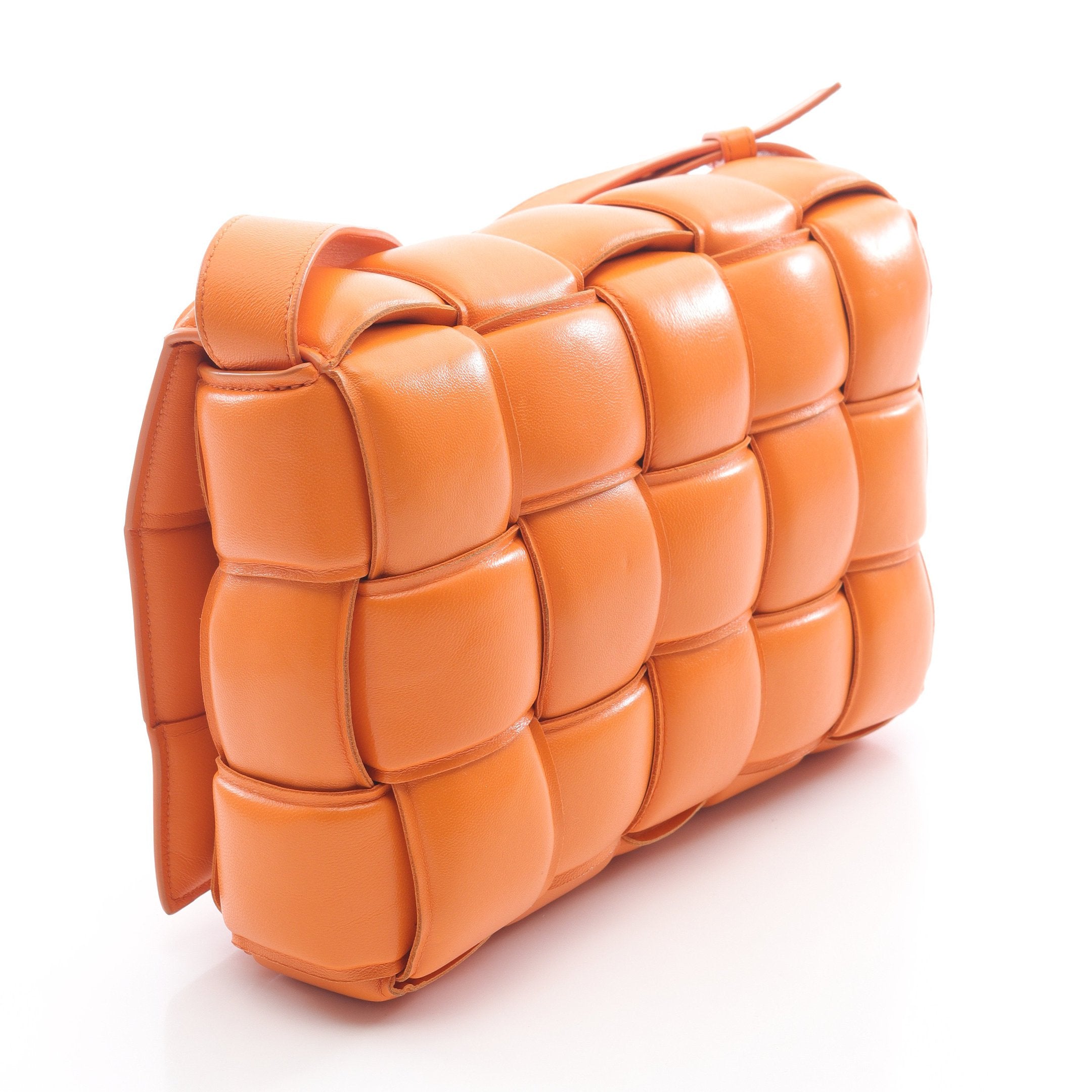 パデット カセット イントレチャート ショルダーバッグ レザー