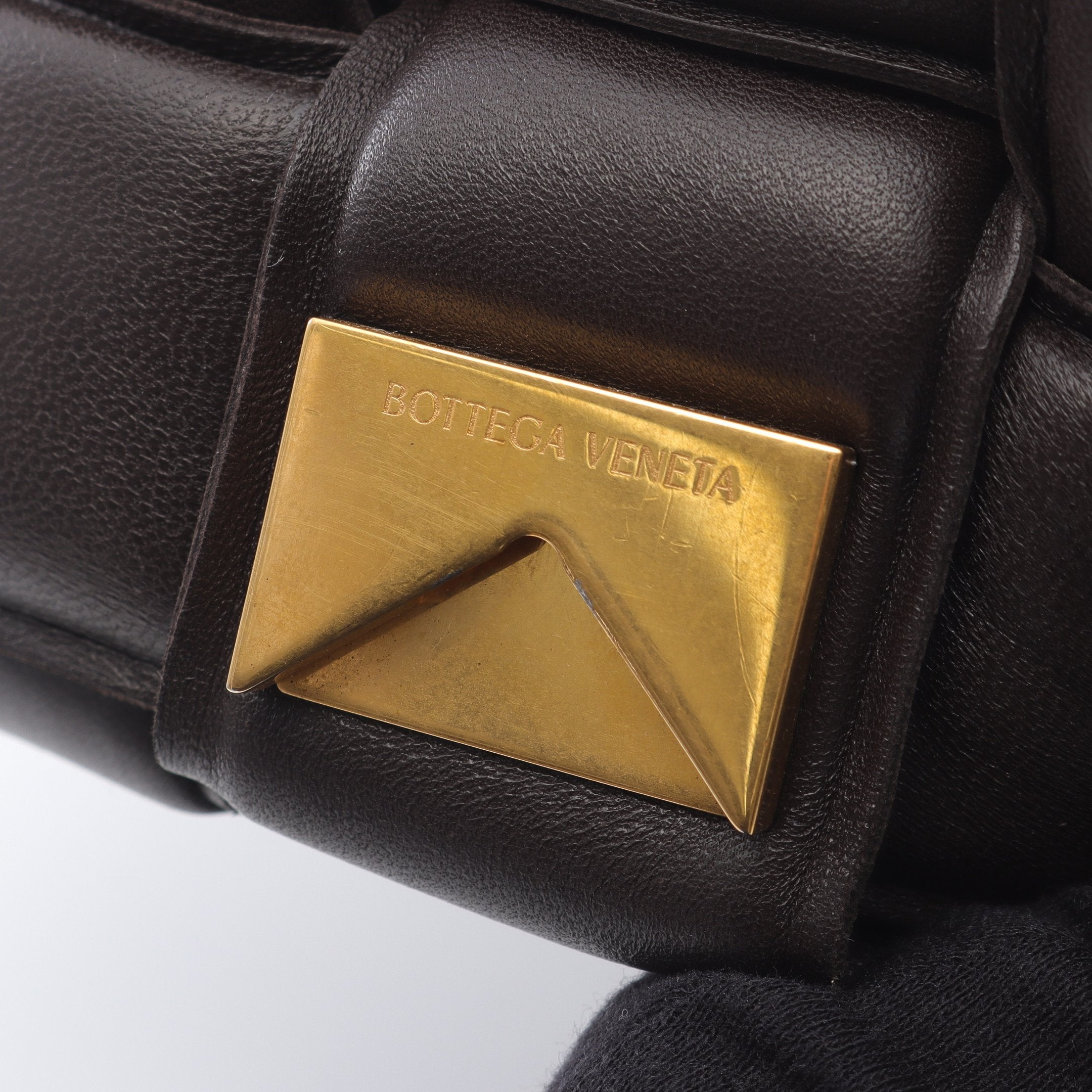 ザ チェーン カセット チェーンショルダーバッグ レザー ダーク