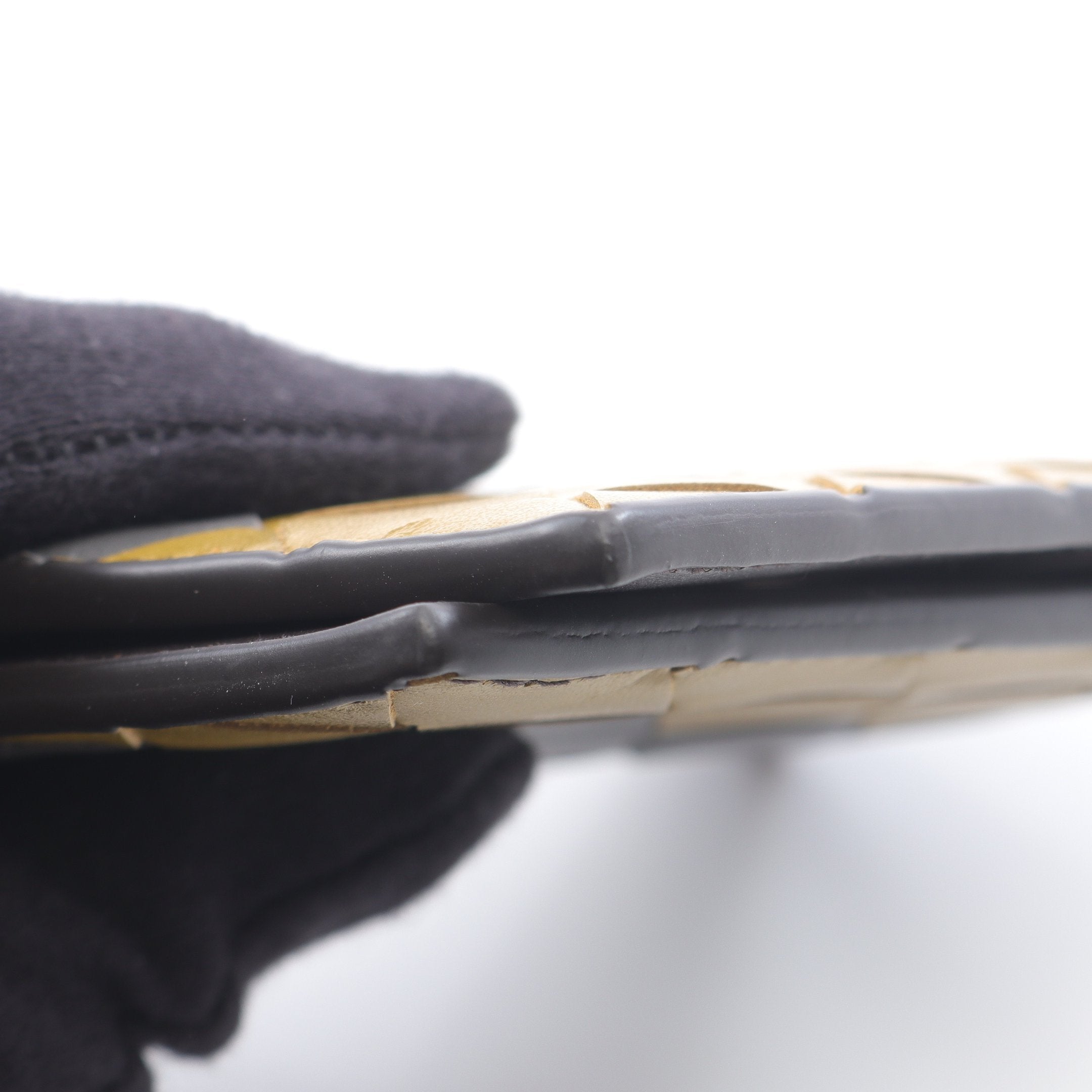 【美品】 ボッテガヴェネタ ケース イントレチャート ダークブラウン イントレチャート フラップ カードケース レザー イエローブラウン