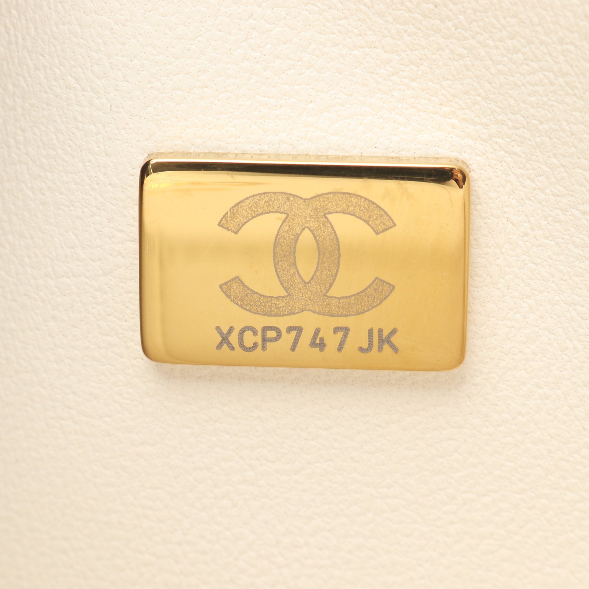 マトラッセ Wフラップ Wチェーンショルダーバッグ キャビアスキン ホワイト ゴールド金具 シャネル バッグ CHANEL