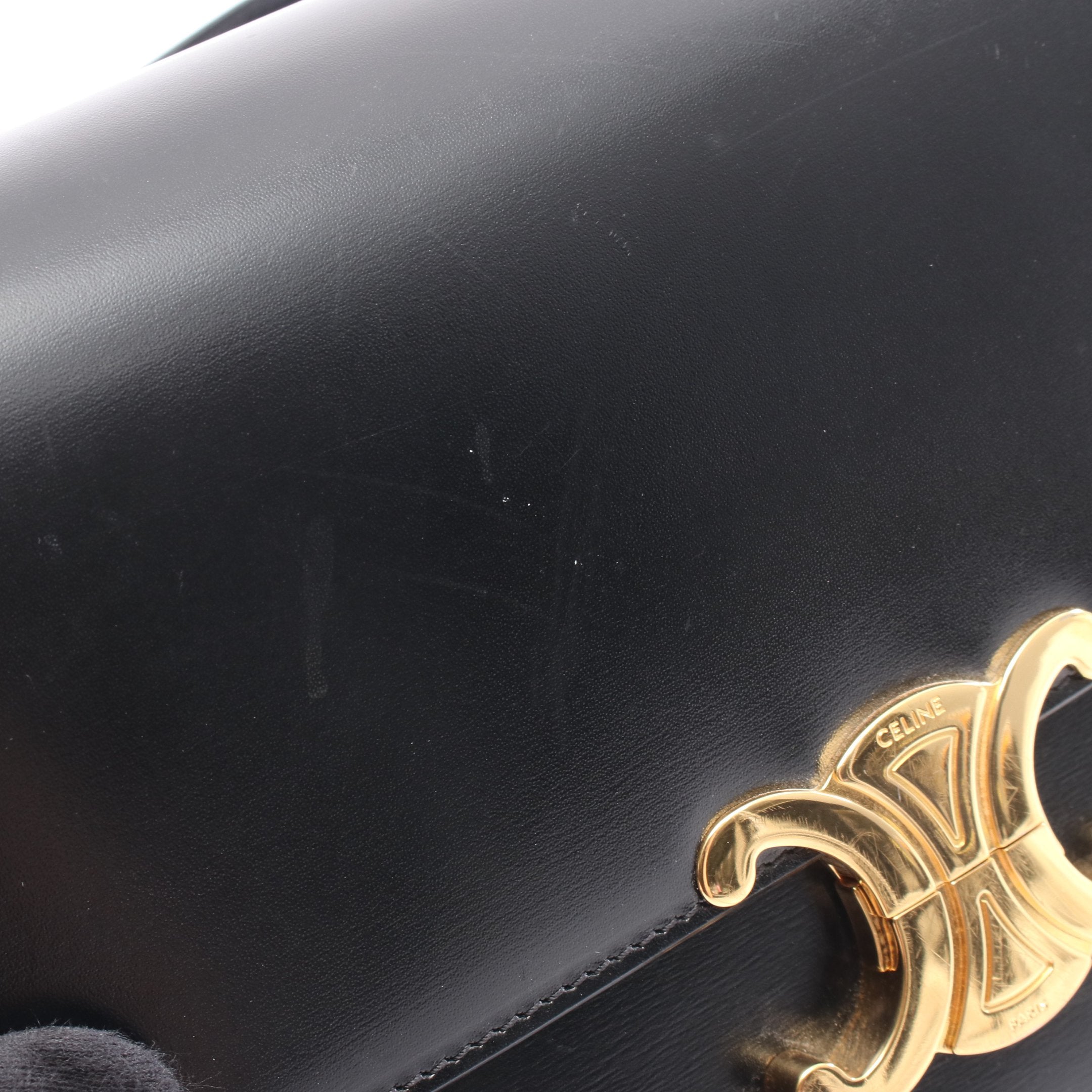 クラシック トリオンフ ミディアム ショルダーバッグ レザー ブラック