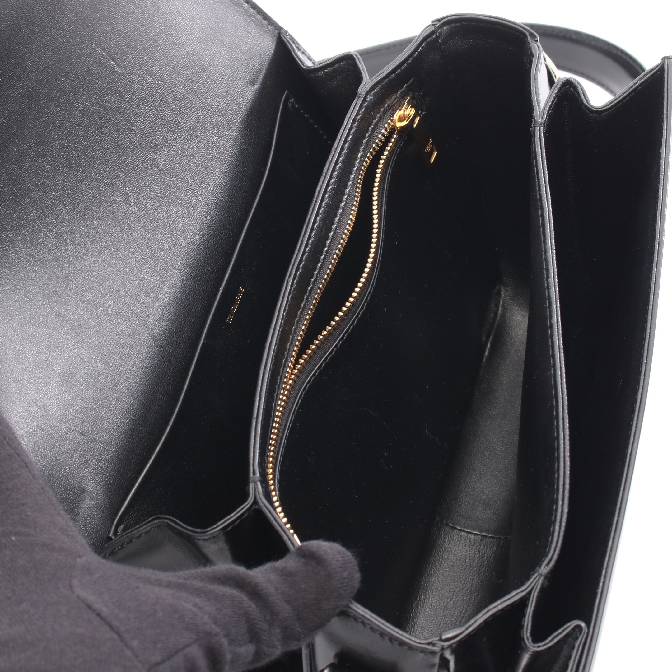 クラシック トリオンフ ミディアム ショルダーバッグ レザー ブラック