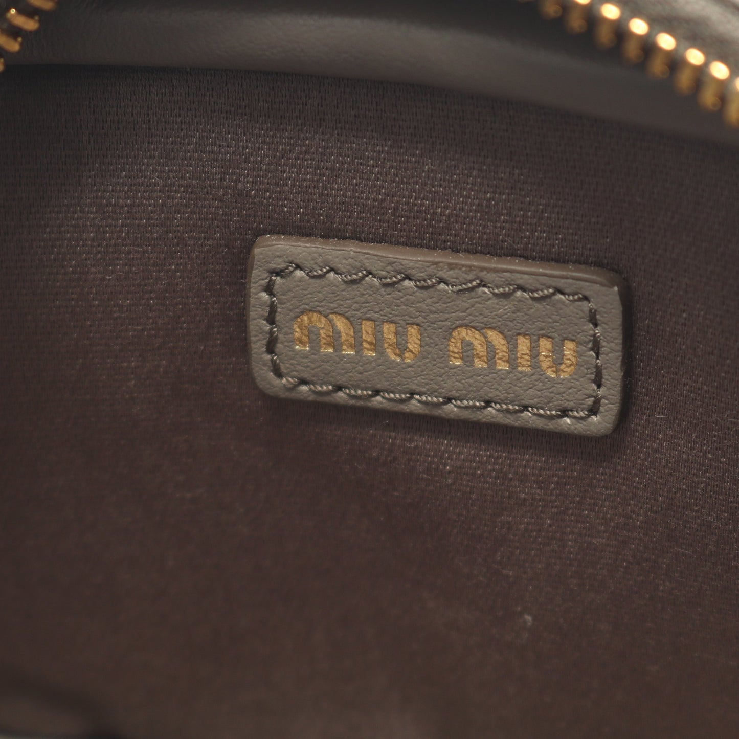 マイクロバッグ バッグチャーム レザー グレー ミュウミュウ 財布・小物 miu miu