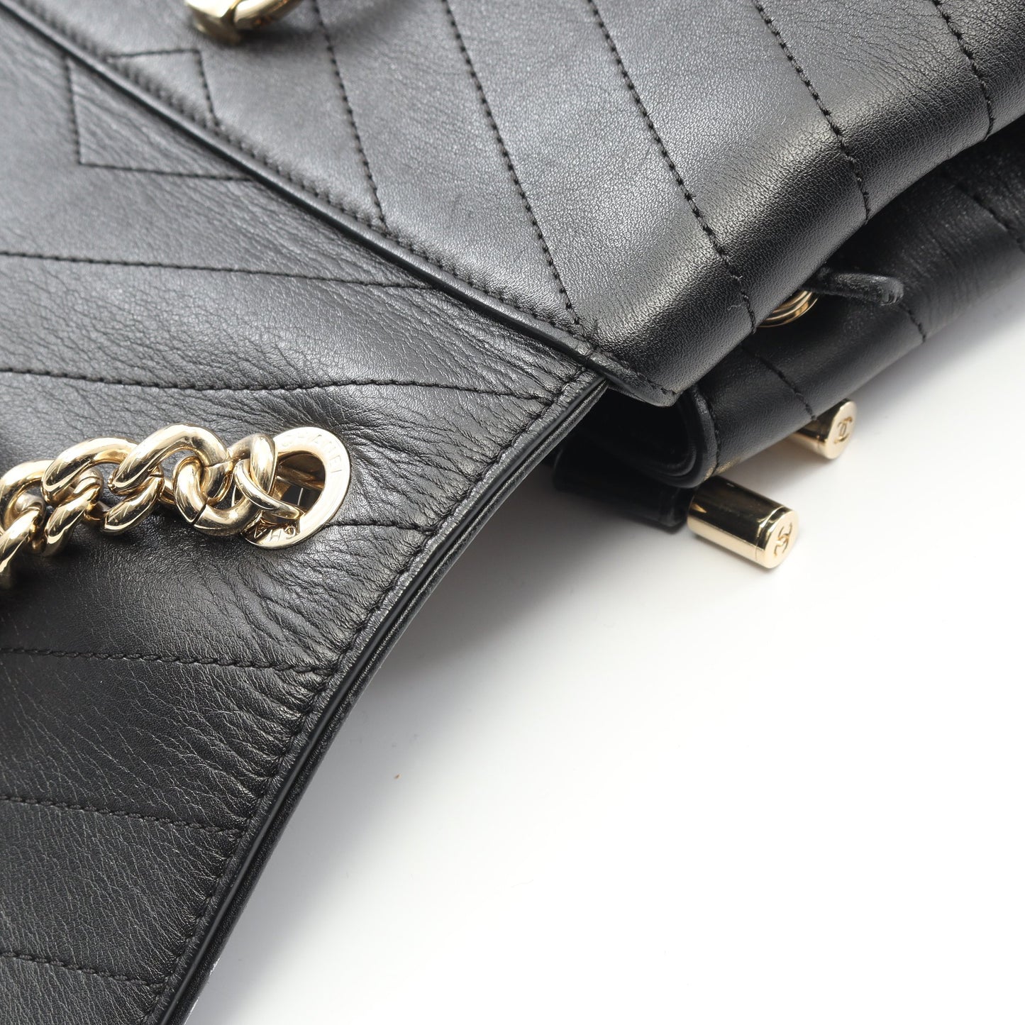Vステッチ バックパック リュックサック ラムスキン ブラック ゴールド金具 シャネル バッグ CHANEL