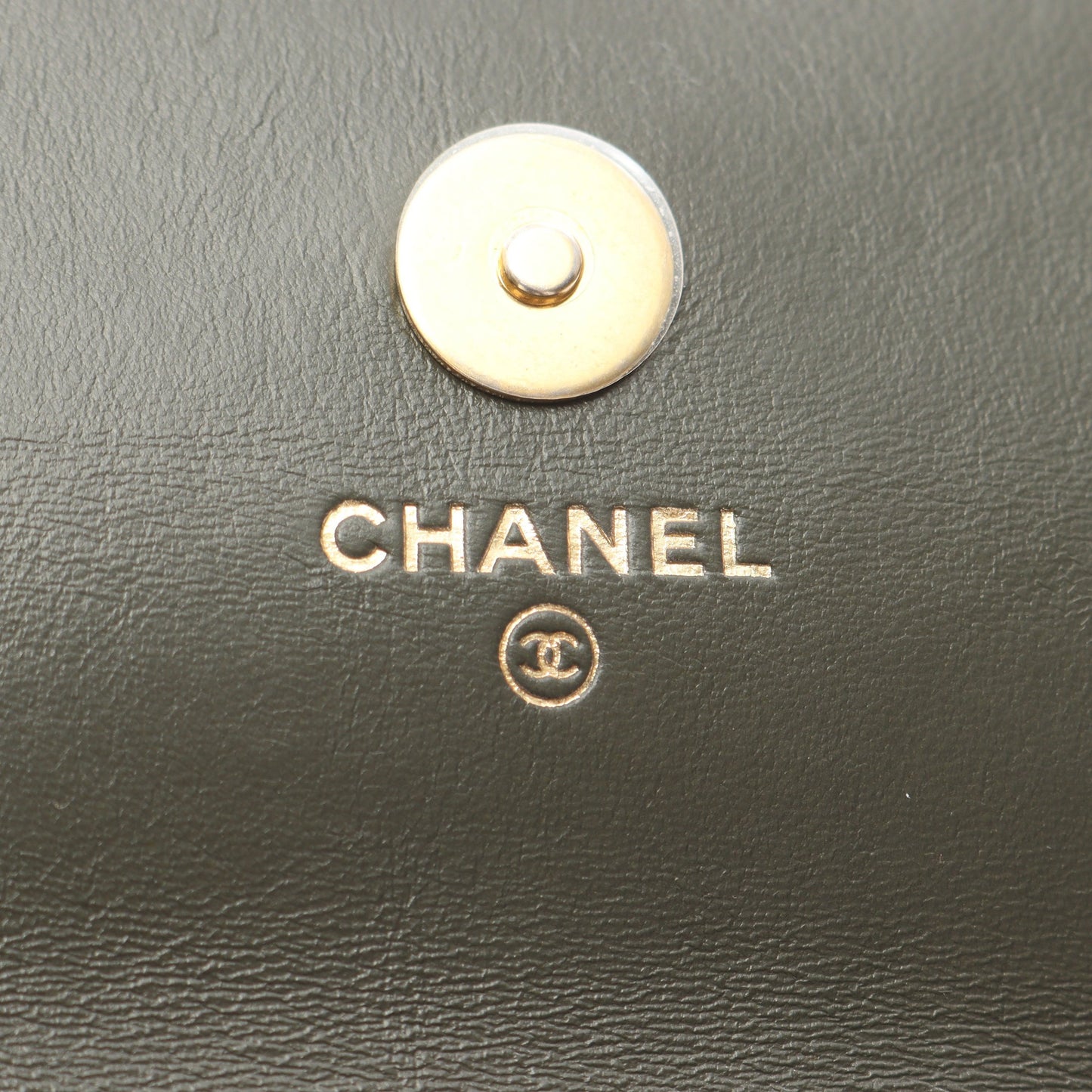 マトラッセ フォン ポーチ チェーンショルダーバッグ ラムスキン カーキグリーン ゴールド金具 シャネル バッグ CHANEL