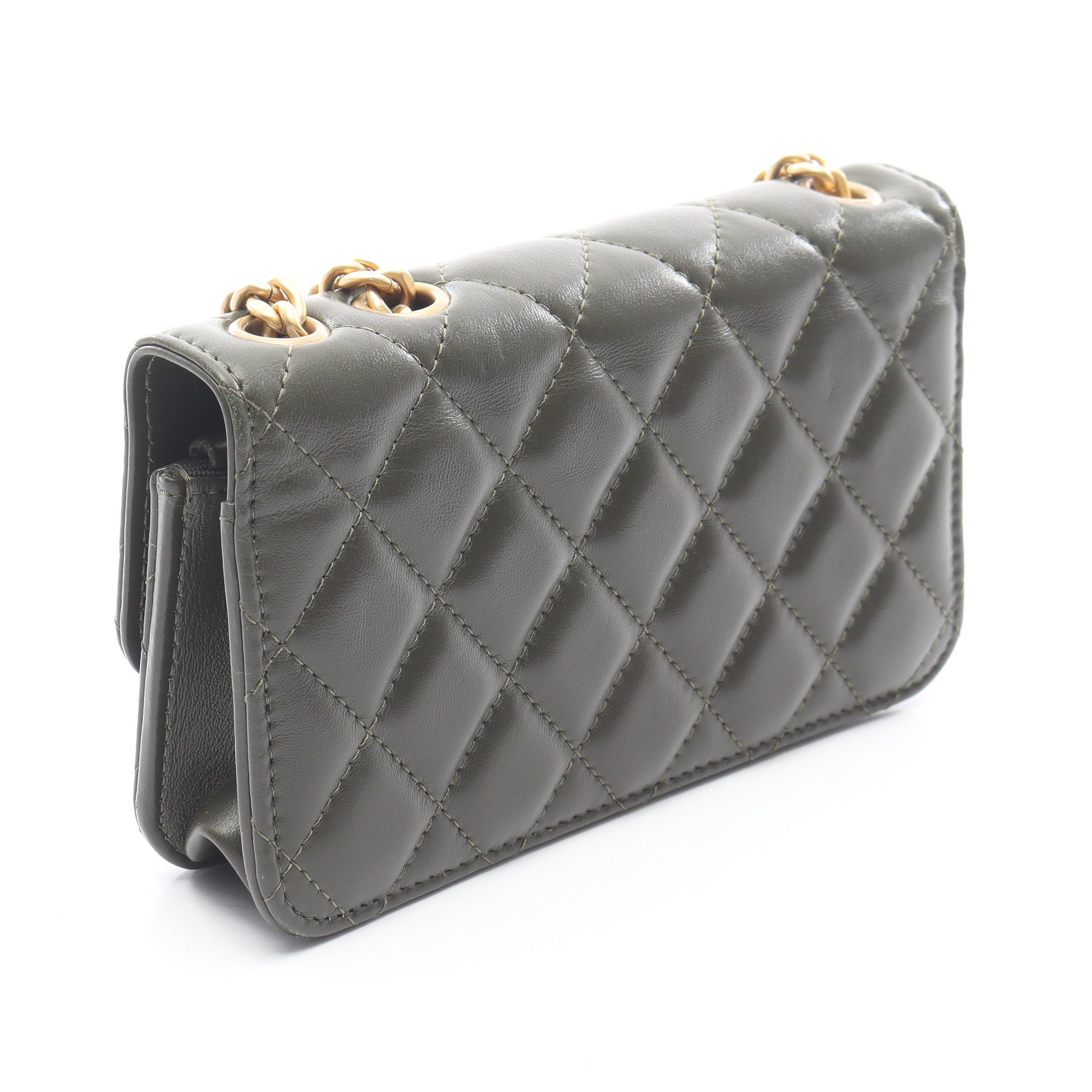 マトラッセ フォン ポーチ チェーンショルダーバッグ ラムスキン カーキグリーン ゴールド金具 シャネル バッグ CHANEL