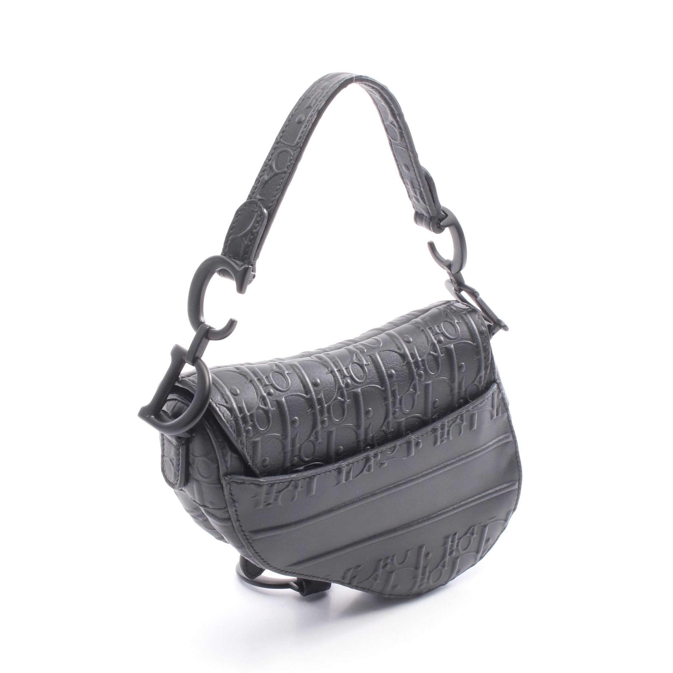 サドルバッグ ミニ オブリークエンボス ハンドバッグ レザー ブラック