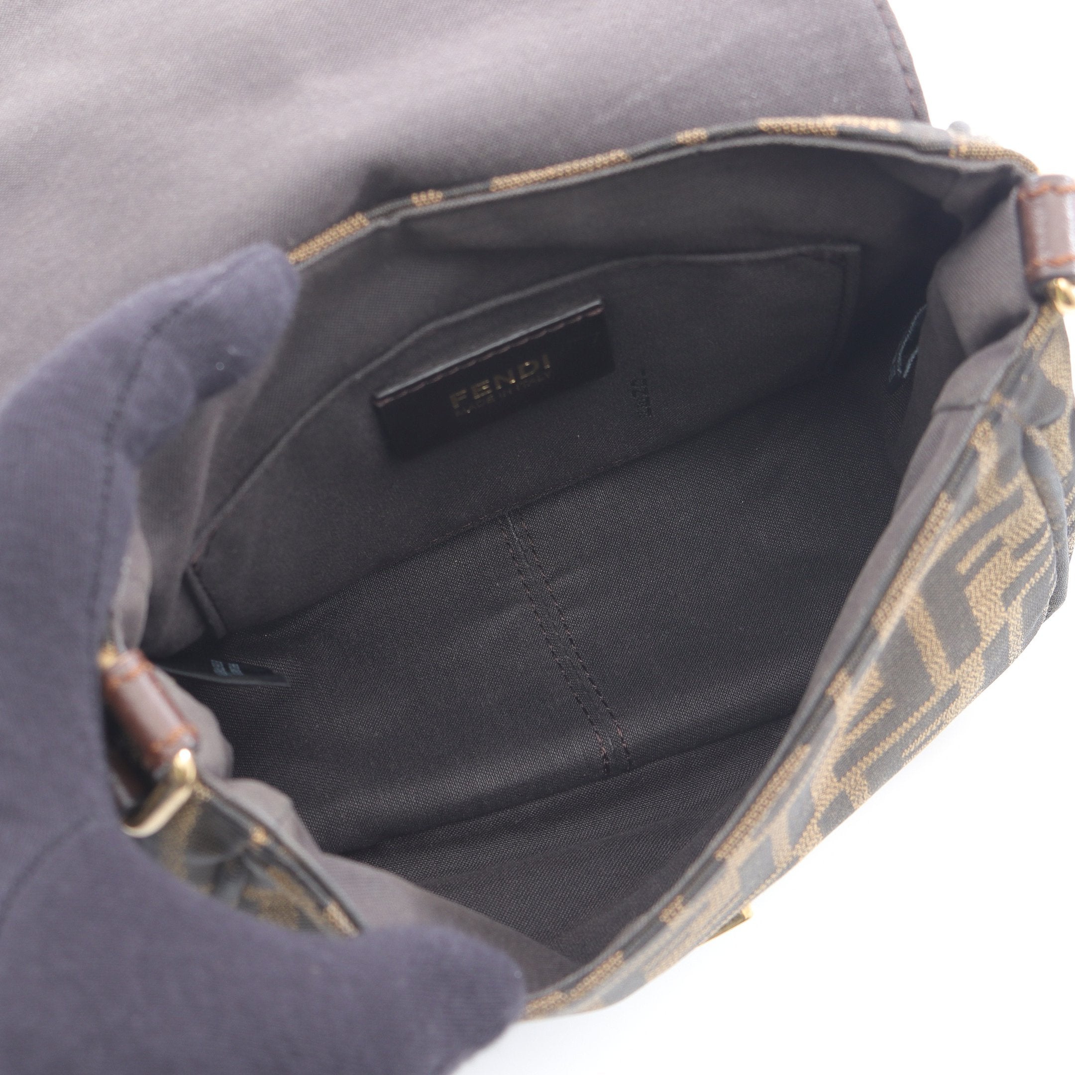 【美品】フェンディ　ショルダーバッグ　ズッカ　FF　キャンバス　レザー　ブラウン ズッカ ショルダーバッグ キャンバス レザー ブラウン ダークブラウン