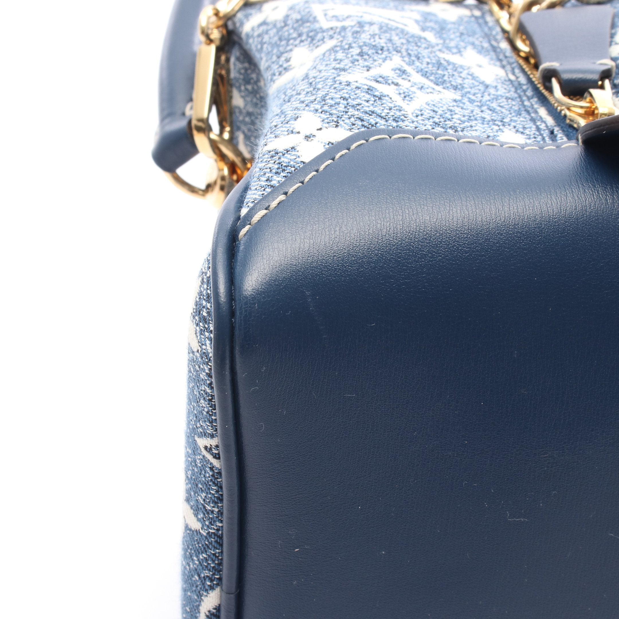 Louis Vuitton ネイビー モノグラム ハンドバッグ LOUIS VUITTON、ブルーのモノグラム・キャンバスで仕立てたバッグ発売