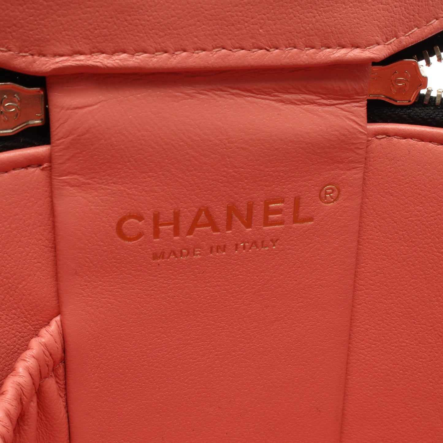 マトラッセ スモール バニティ チェーンショルダーバッグ エナメルレザー ブラック ゴールド金具 シャネル バッグ CHANEL