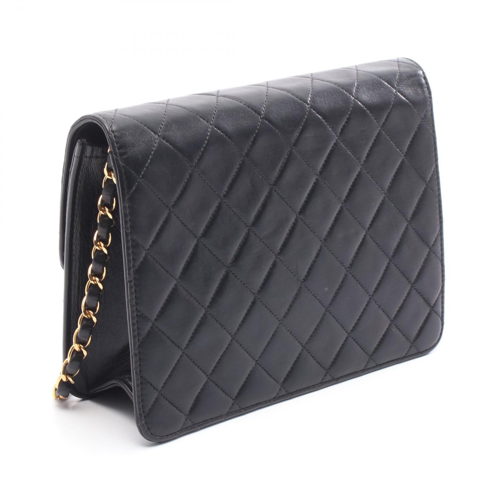 マトラッセ シングルフラップ チェーンショルダーバッグ ラムスキン ブラック ゴールド金具 シャネル バッグ CHANEL