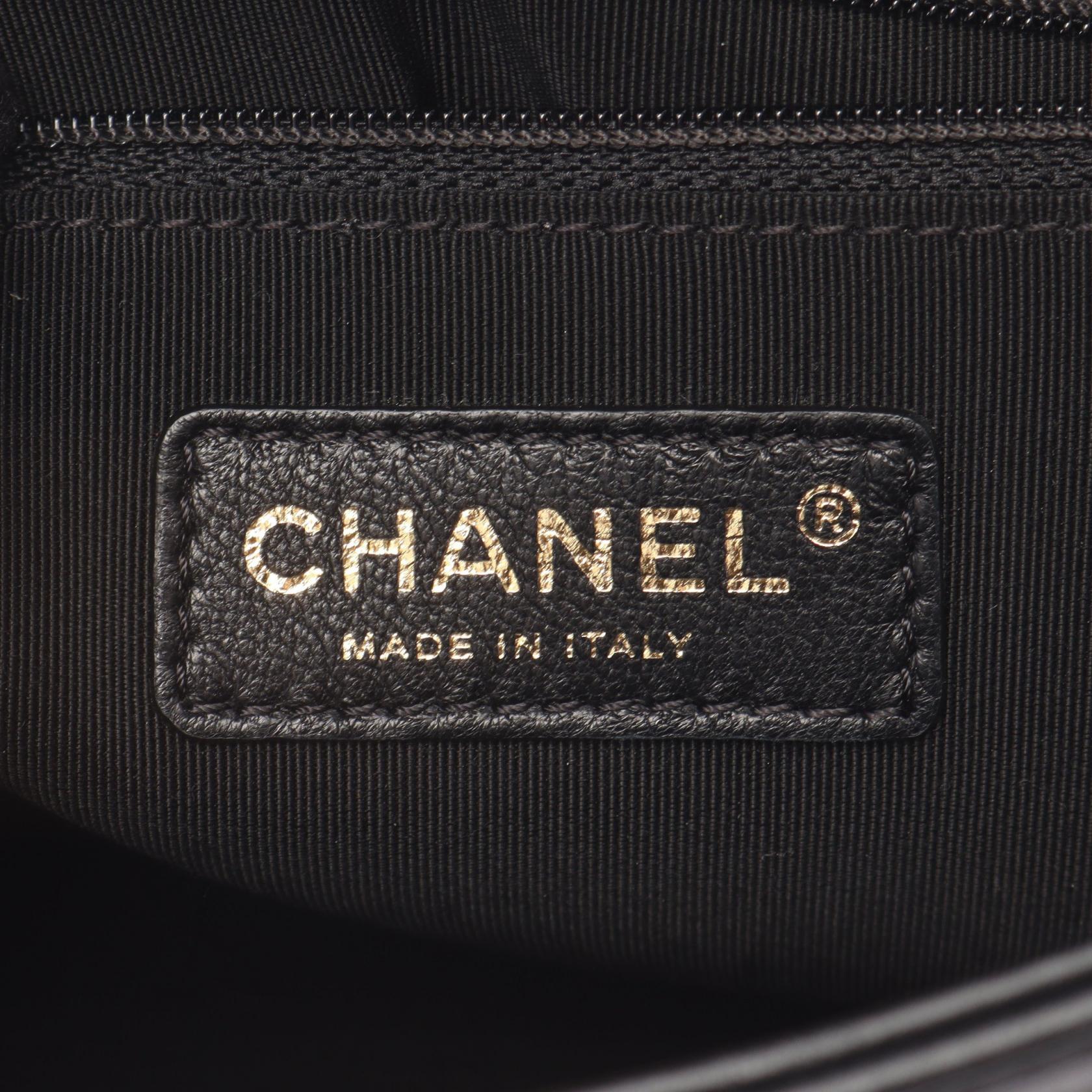 マトラッセ チェーンショルダーバッグ レザー ベージュ ブラック ゴールド金具 シャネル バッグ CHANEL