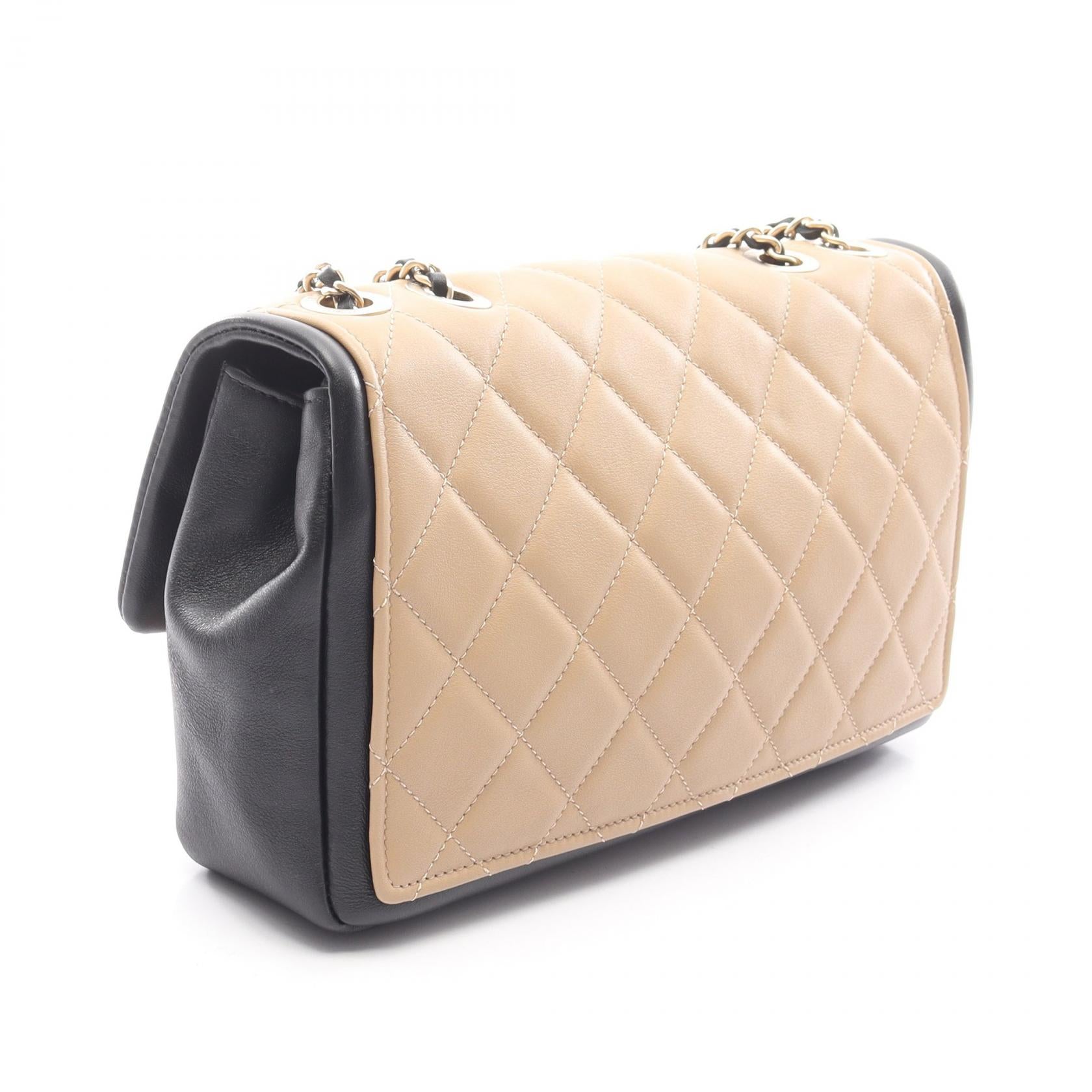 マトラッセ チェーンショルダーバッグ レザー ベージュ ブラック