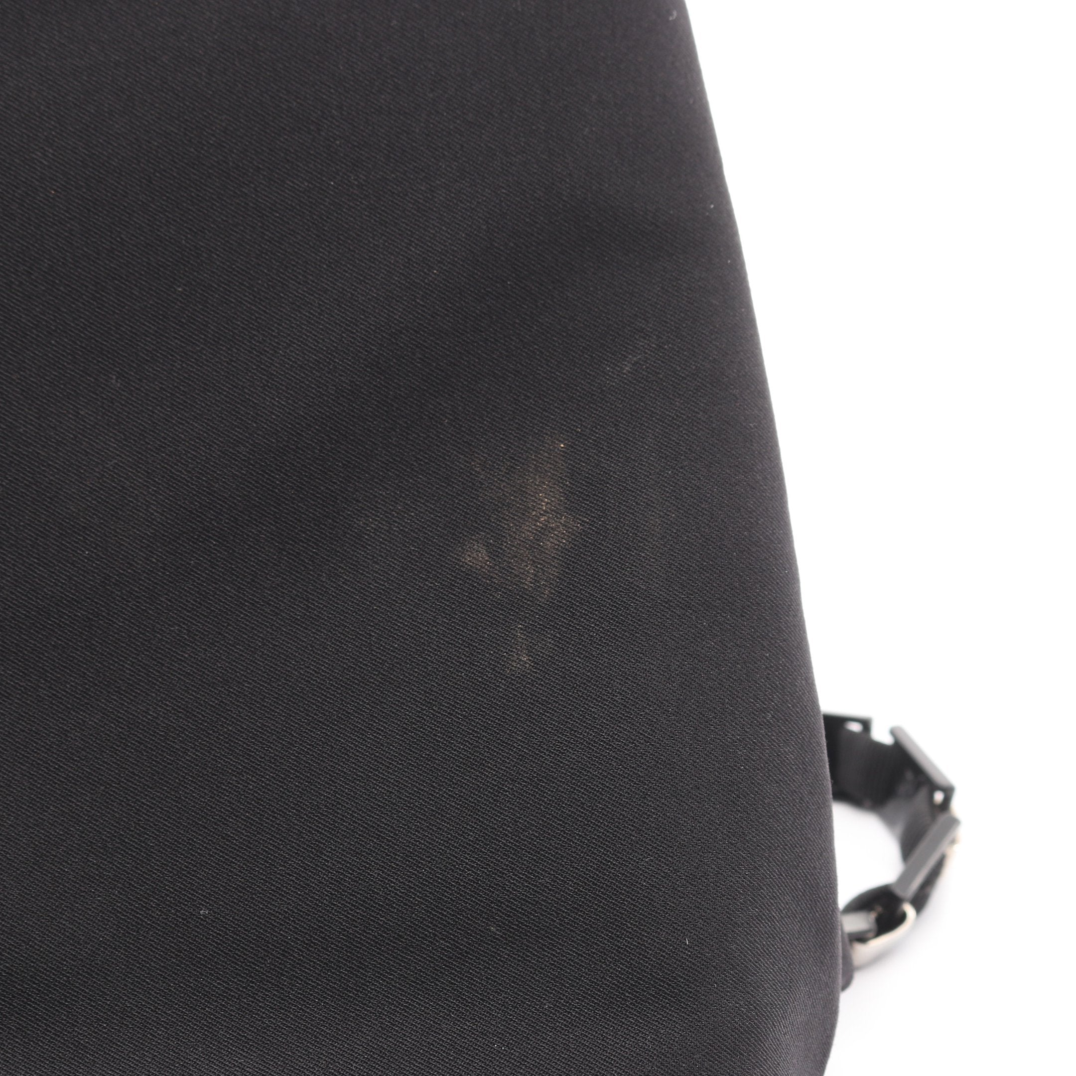 ヴァラ チェーンショルダーバッグ ナイロン ブラック サルヴァトーレ