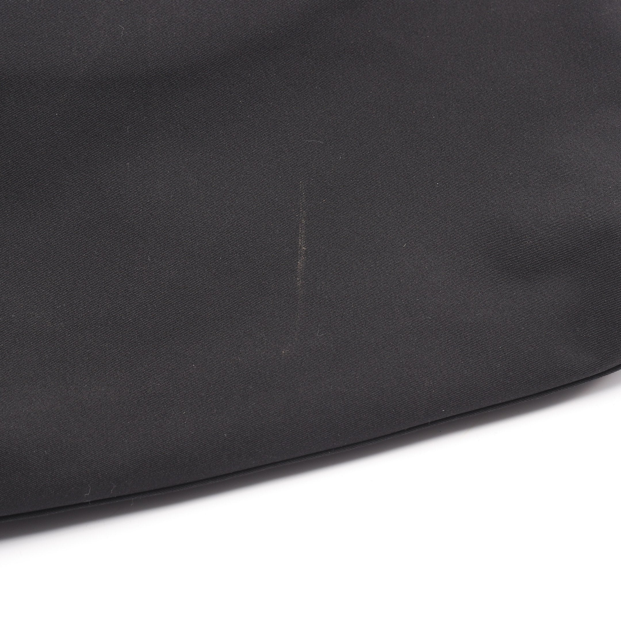 ヴァラ チェーンショルダーバッグ ナイロン ブラック サルヴァトーレ