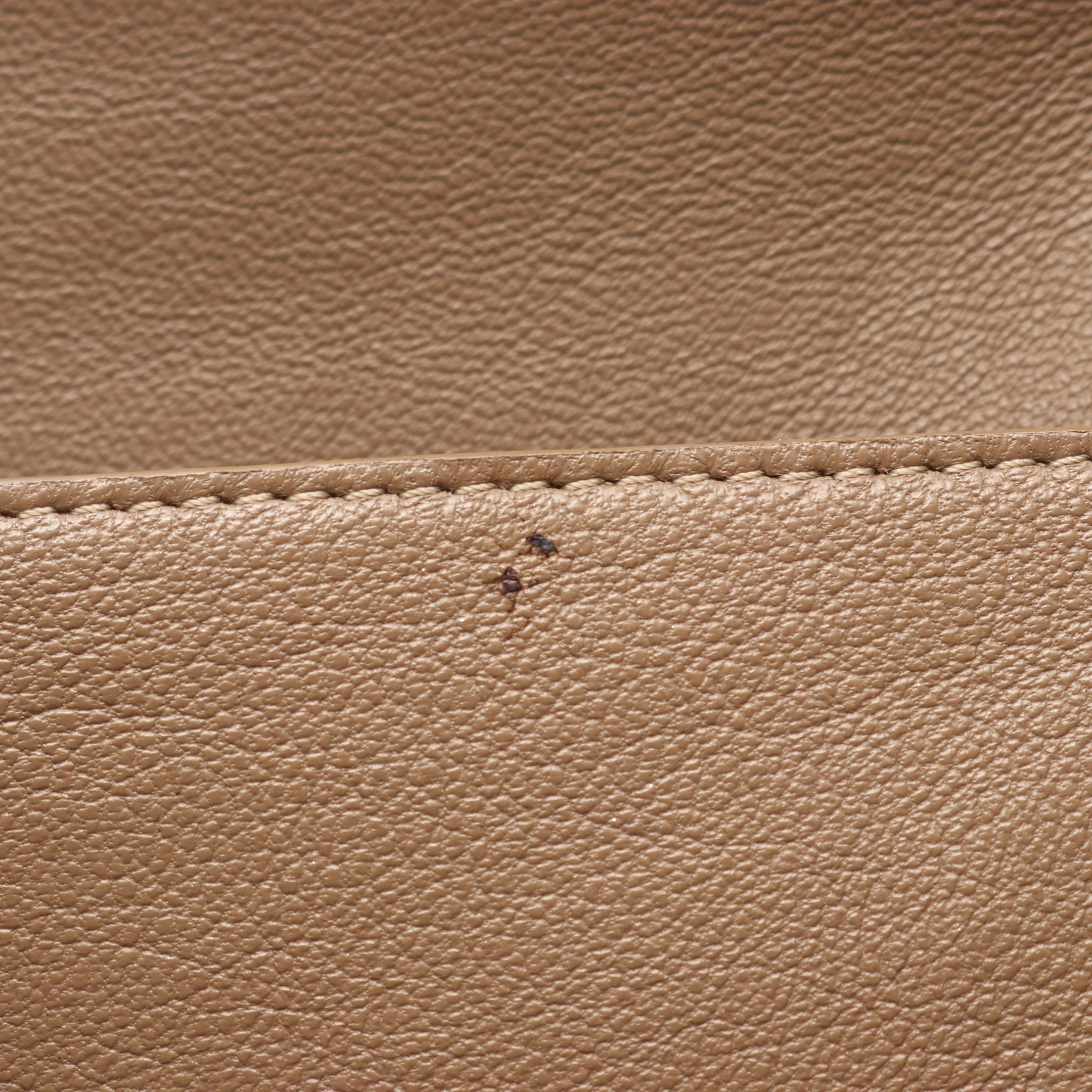 トラペーズ ミディアム ハンドバッグ レザー スエード グレーベージュ