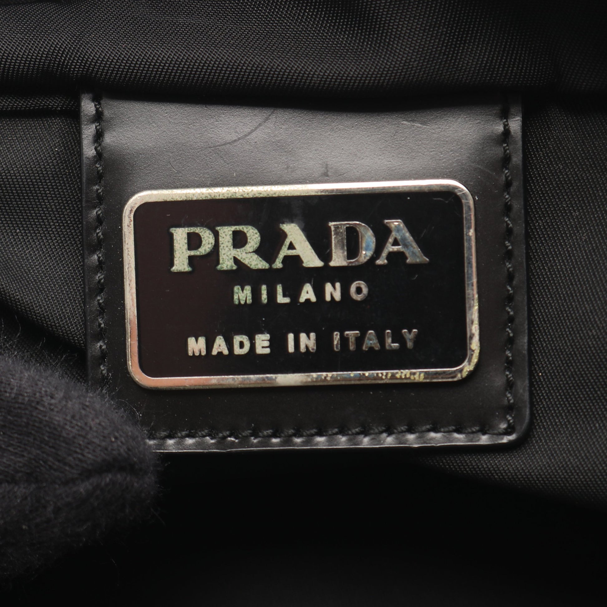 ショルダーバッグ ナイロン ブラック 三角プレート プラダ バッグ PRADA