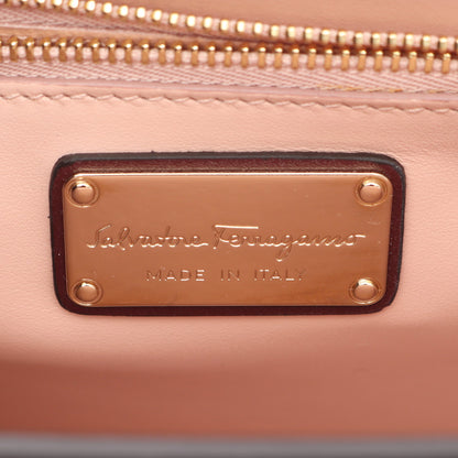 ヴァラリボン チェーンショルダーバッグ レザー ボルドー サルヴァトーレフェラガモ バッグ Salvatore Ferragamo