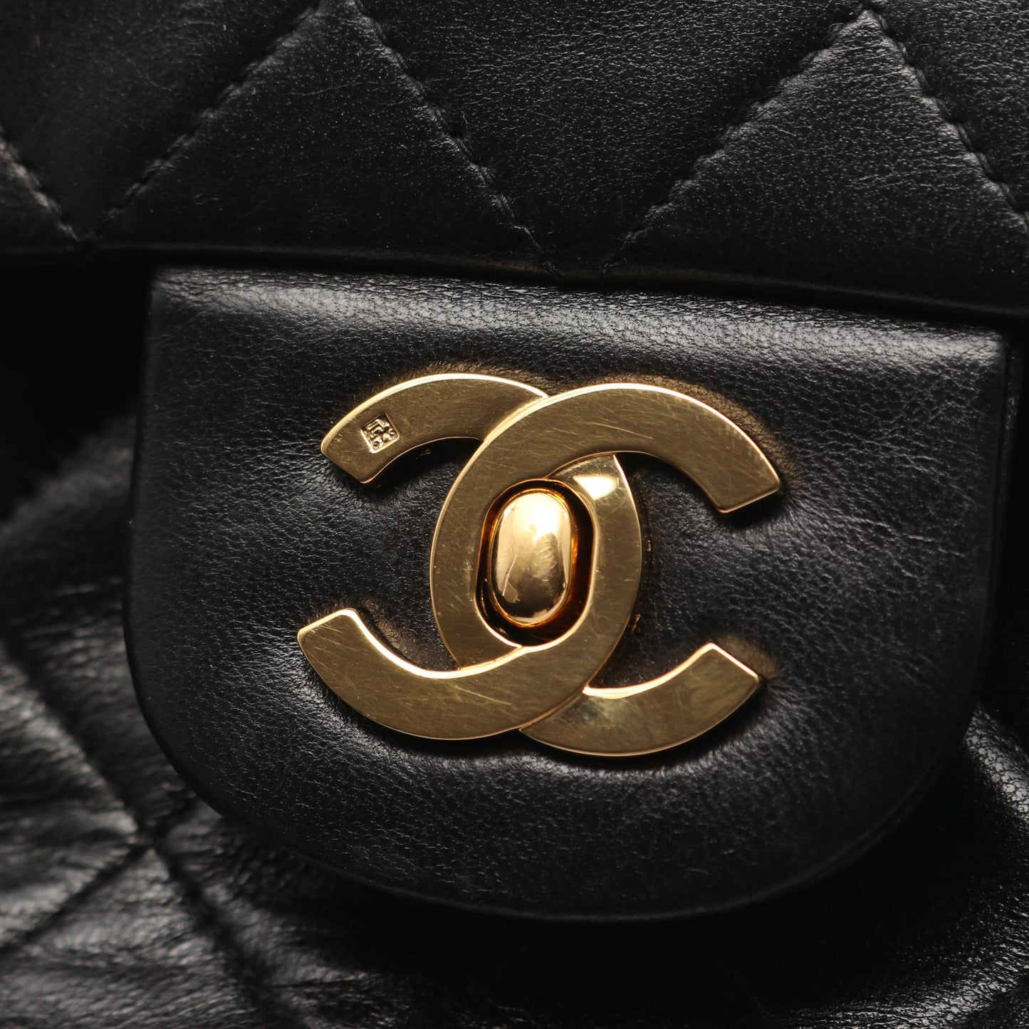 マトラッセ Wフラップ Wチェーンショルダーバッグ ラムスキン ブラック ゴールド金具 シャネル バッグ CHANEL