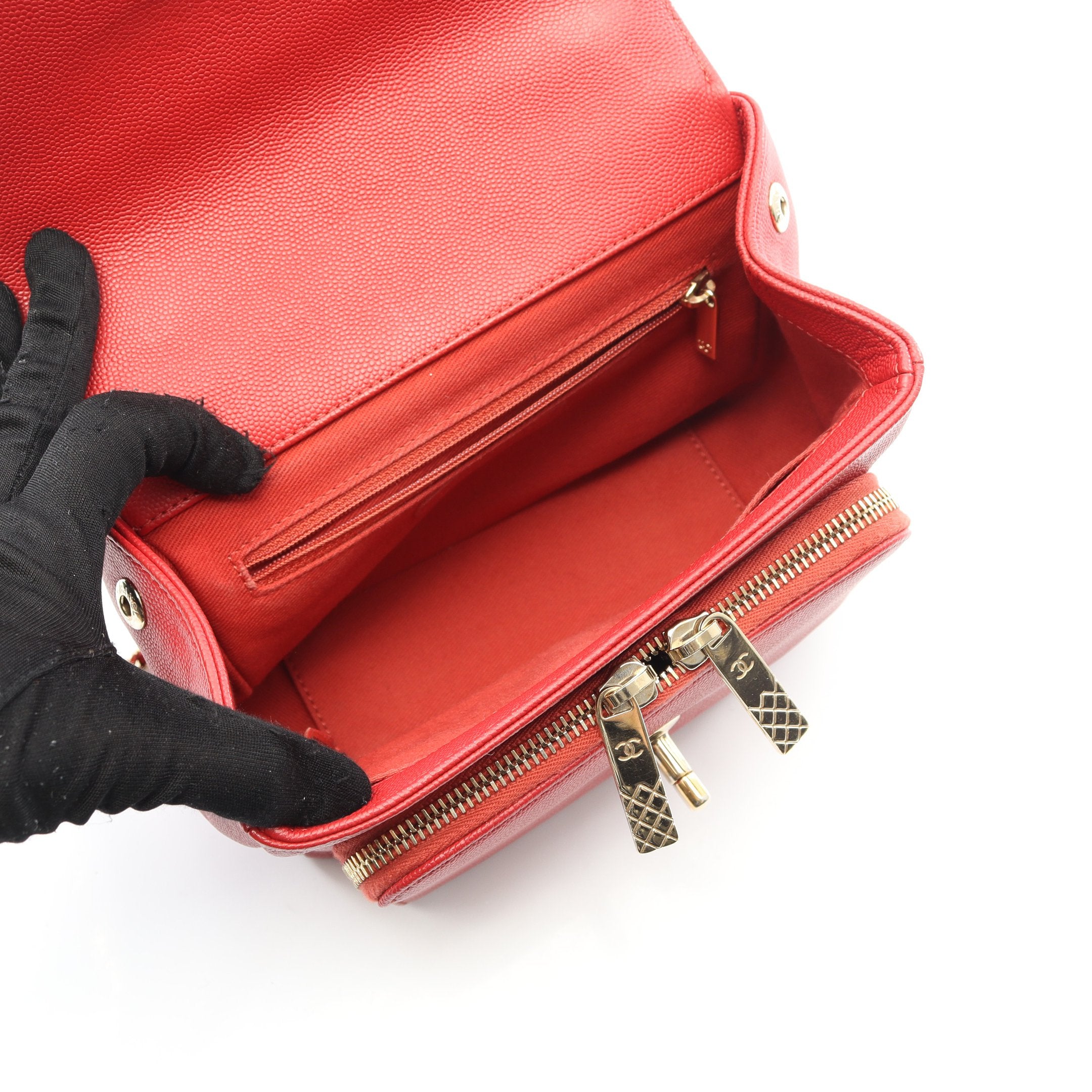 ビジネスアフィニティ マトラッセ チェーンショルダーバッグ キャビア