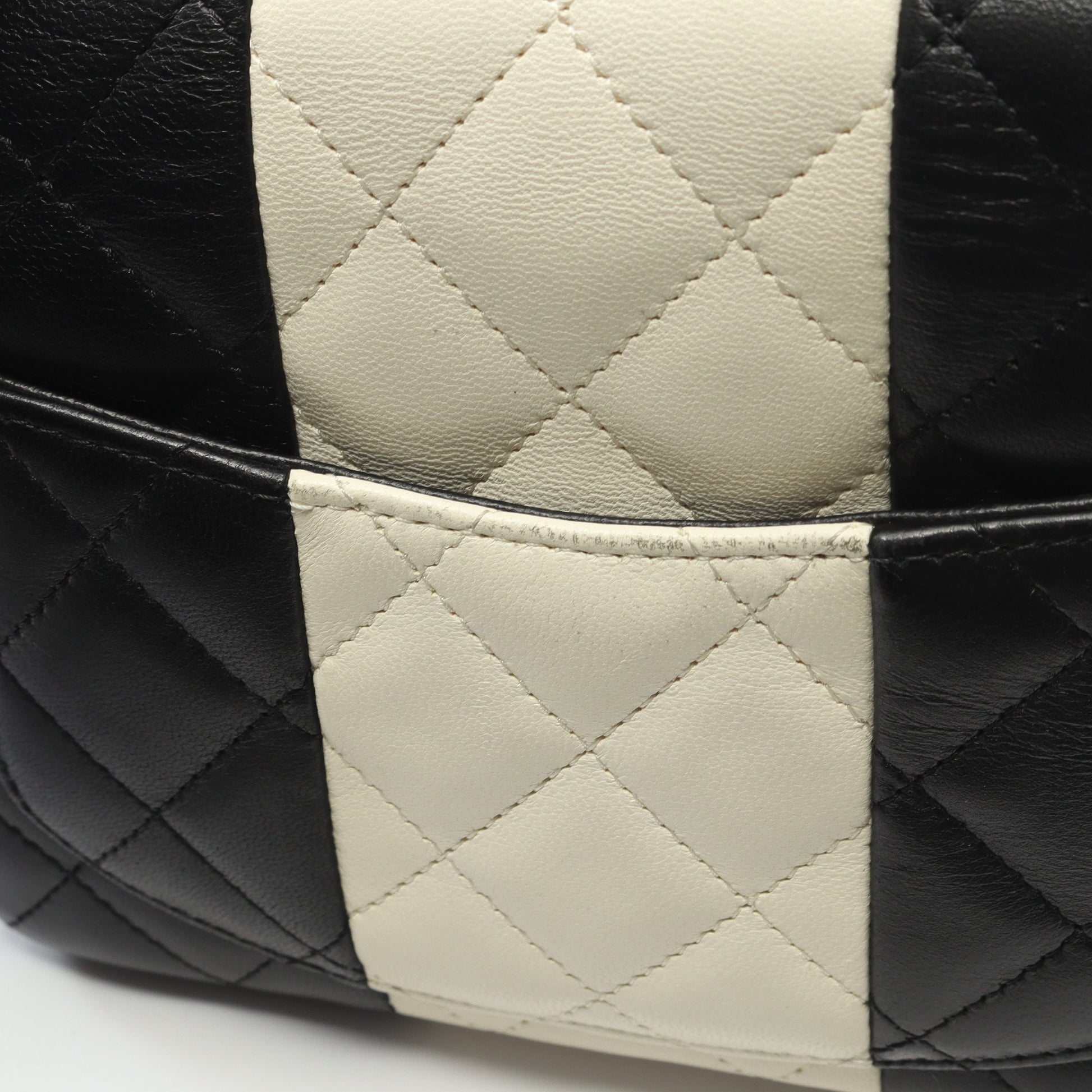 ミニマトラッセ チェーンショルダーバッグ ラムスキン ブラック ホワイト ゴールド金具 バイカラー シャネル バッグ CHANEL