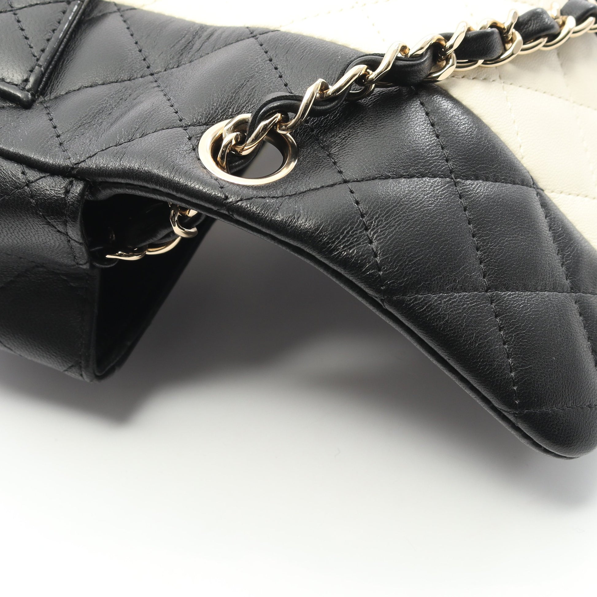 ミニマトラッセ チェーンショルダーバッグ ラムスキン ブラック ホワイト ゴールド金具 バイカラー シャネル バッグ CHANEL