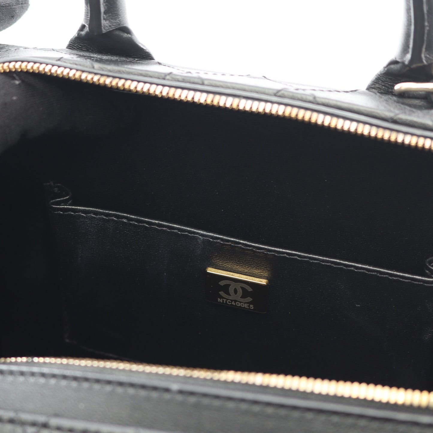 マトラッセ バニティバッグ チェーンショルダーバッグ ラムスキン ブラック ゴールド金具 2WAY シャネル バッグ CHANEL