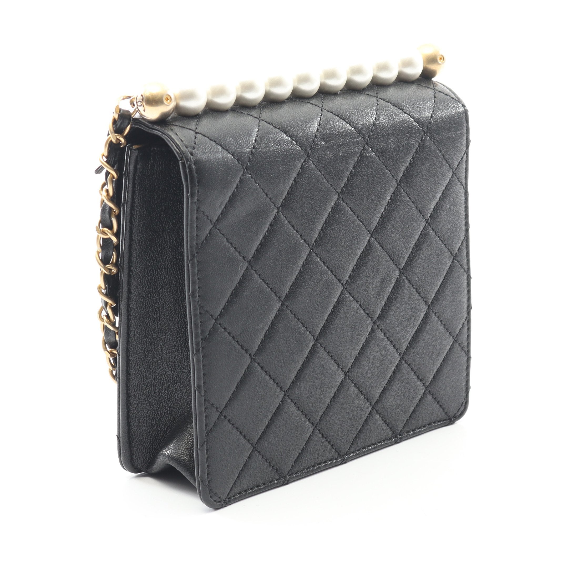 マトラッセ チェーンショルダーバッグ ラムスキン ブラック ゴールド