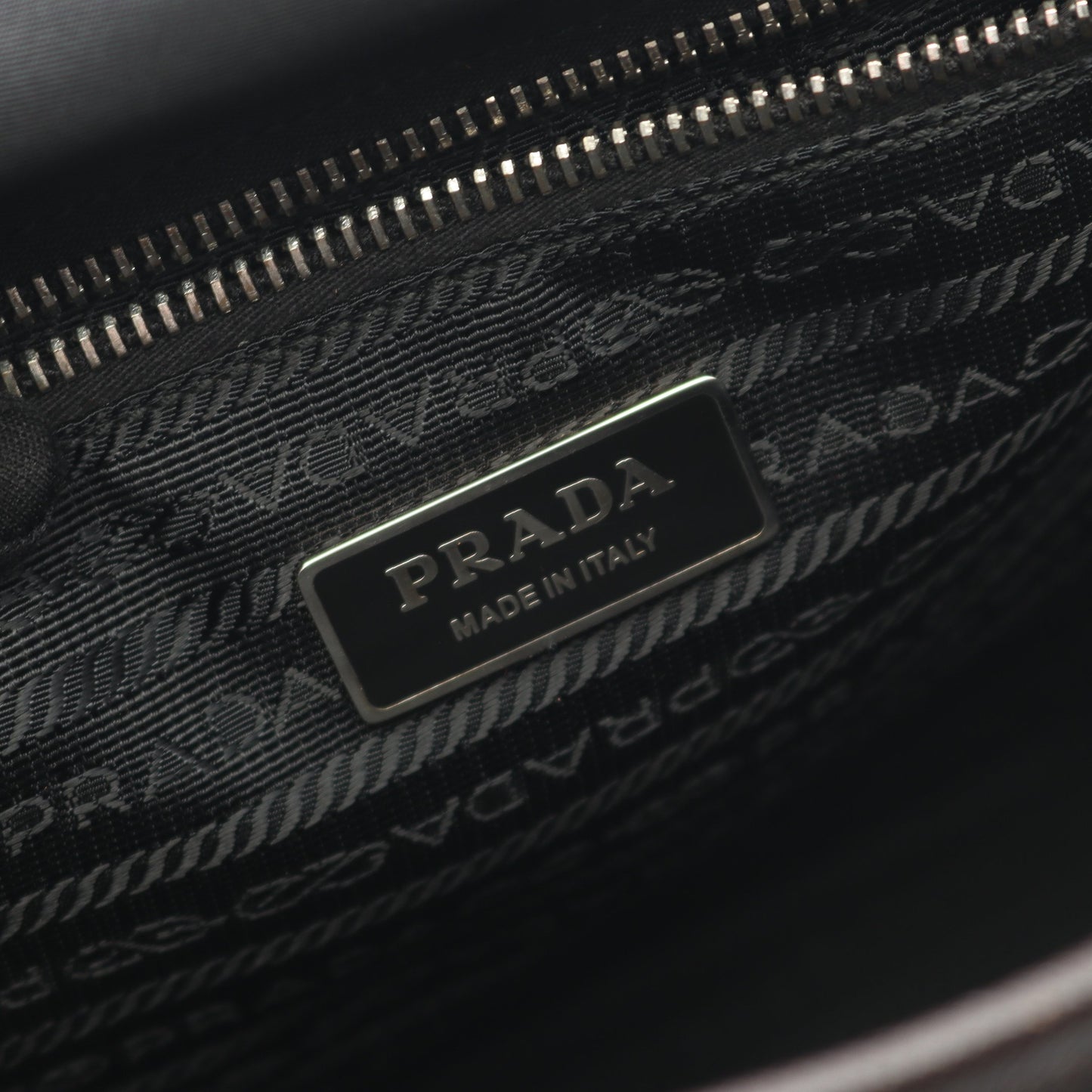 ショルダーバッグ ナイロン サフィアーノレザー ブラック ダークブラウン プラダ バッグ PRADA