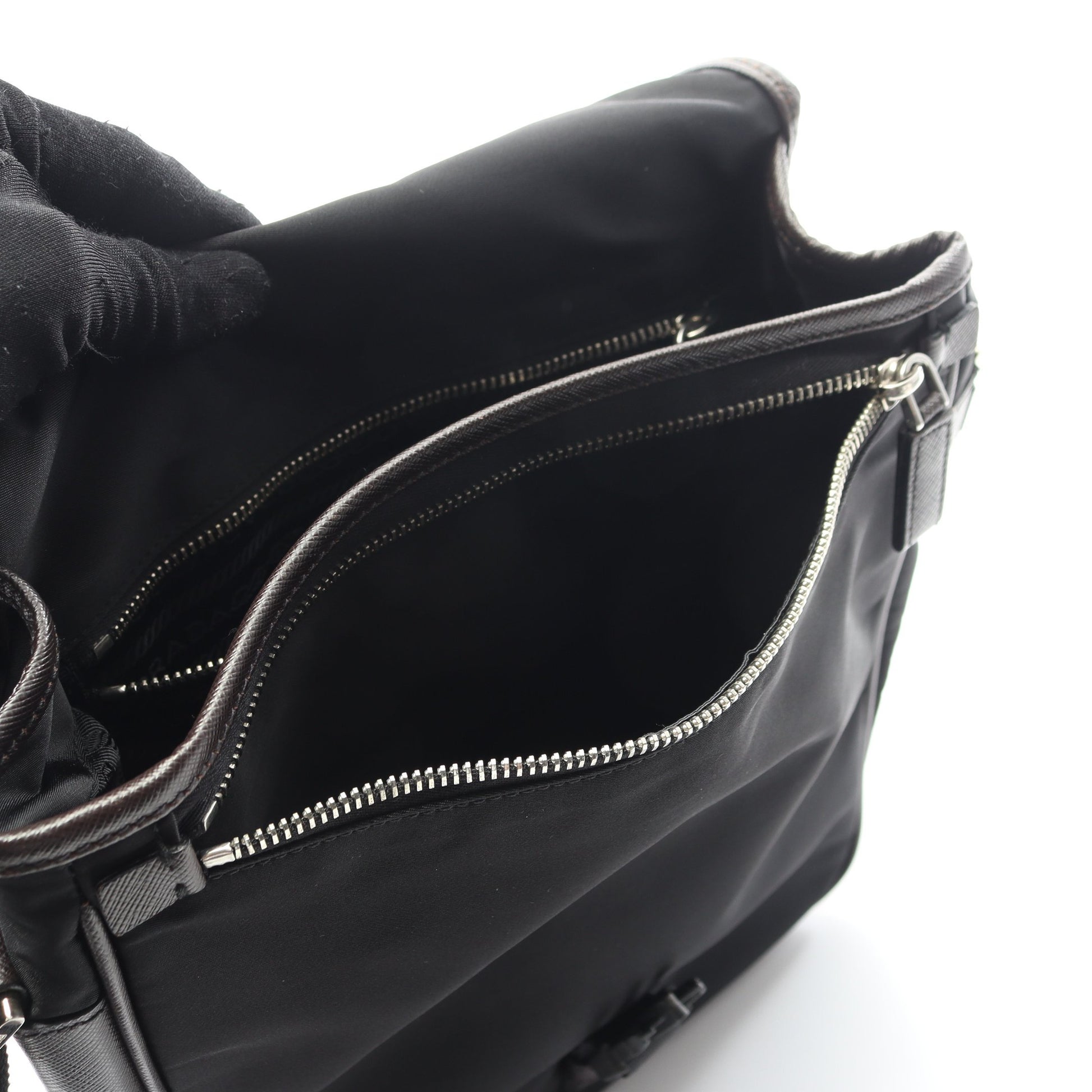 ショルダーバッグ ナイロン サフィアーノレザー ブラック ダークブラウン プラダ バッグ PRADA