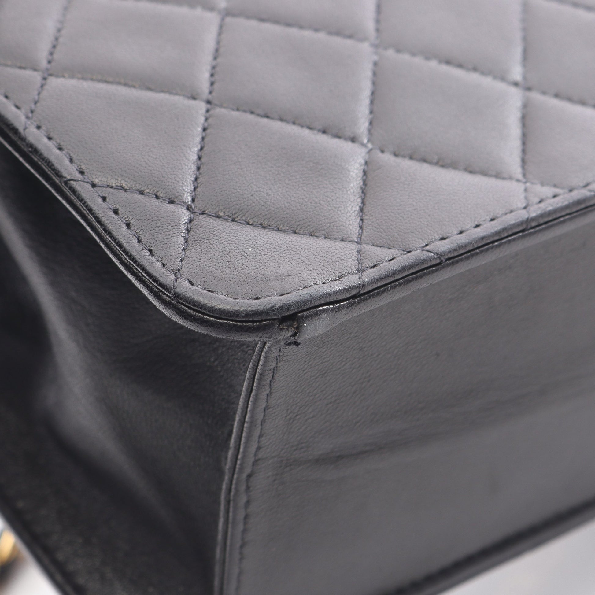 マトラッセ シングルフラップ チェーンショルダーバッグ ラムスキン ブラック ゴールド金具 シャネル バッグ CHANEL