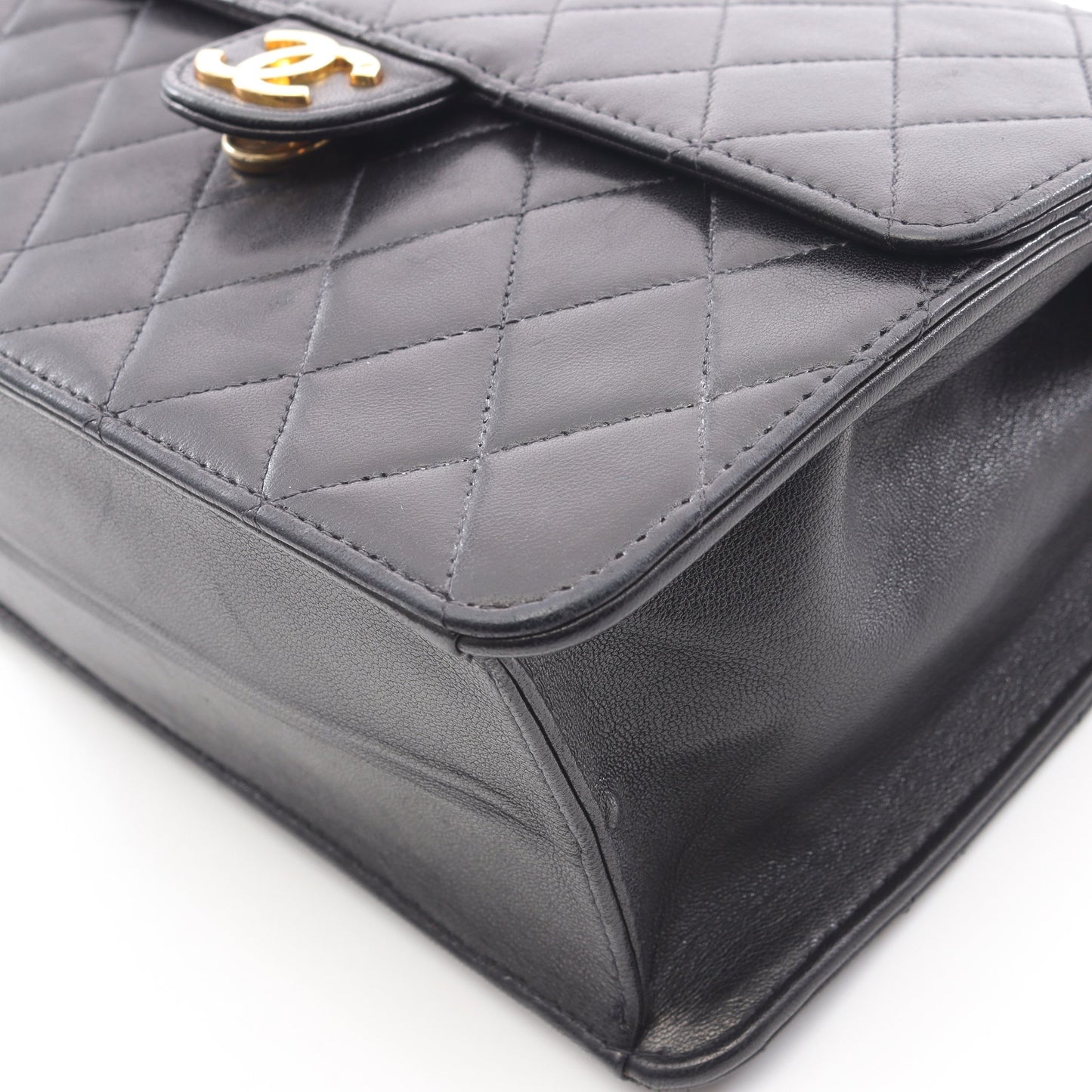マトラッセ シングルフラップ チェーンショルダーバッグ ラムスキン ブラック ゴールド金具 シャネル バッグ CHANEL