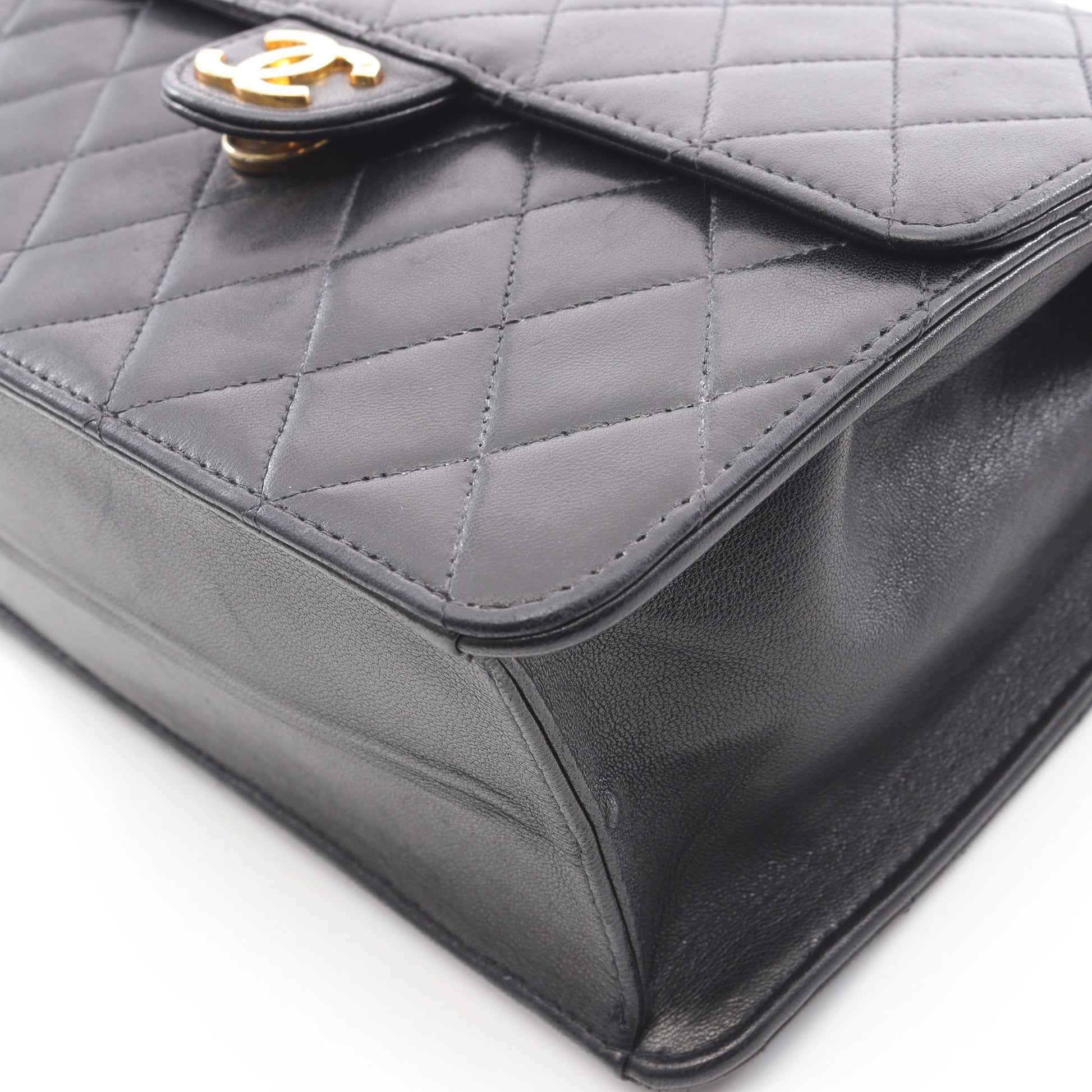 マトラッセ シングルフラップ チェーンショルダーバッグ ラムスキン ブラック ゴールド金具 シャネル バッグ CHANEL