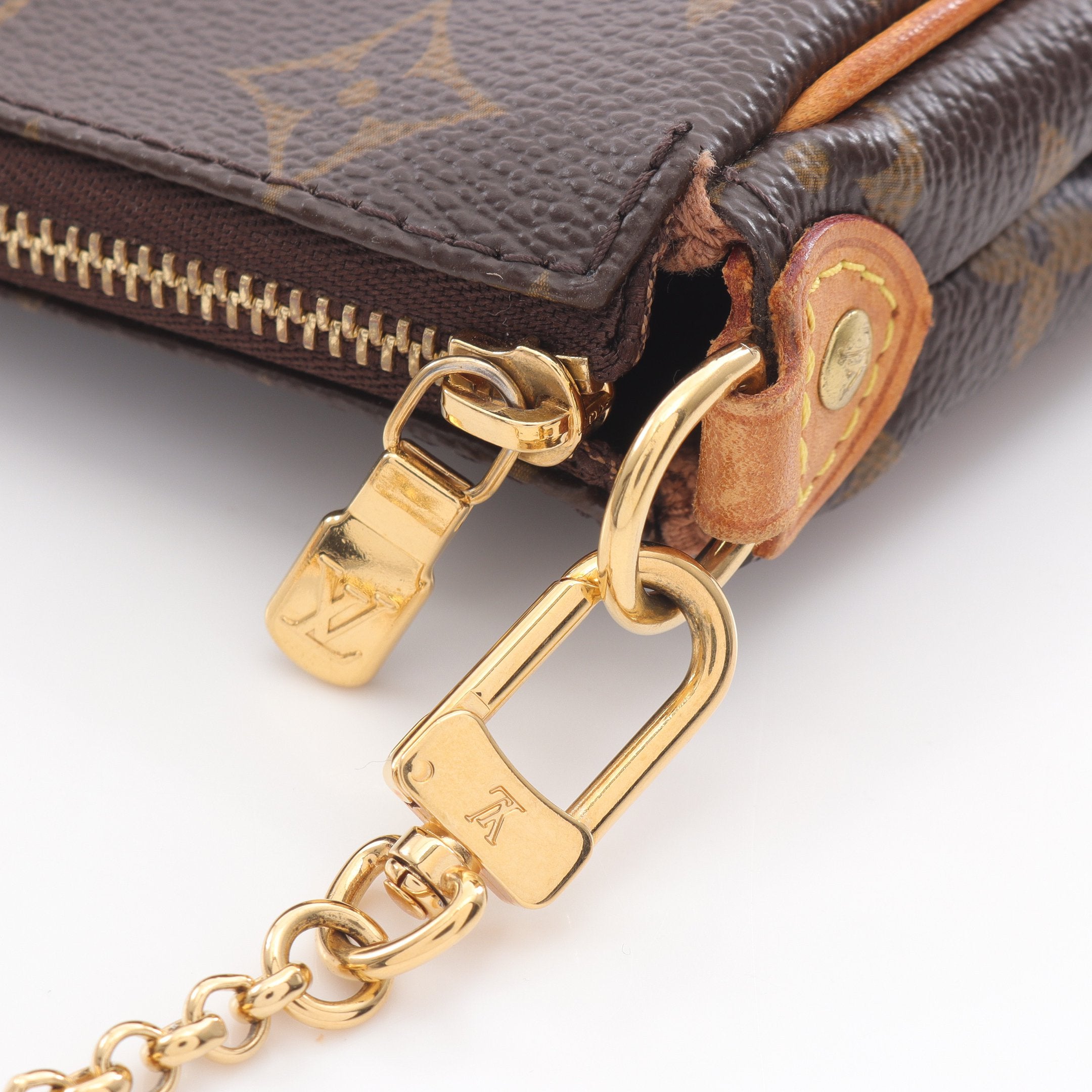 エヴァ モノグラム チェーンショルダーバッグ PVC レザー ブラウン