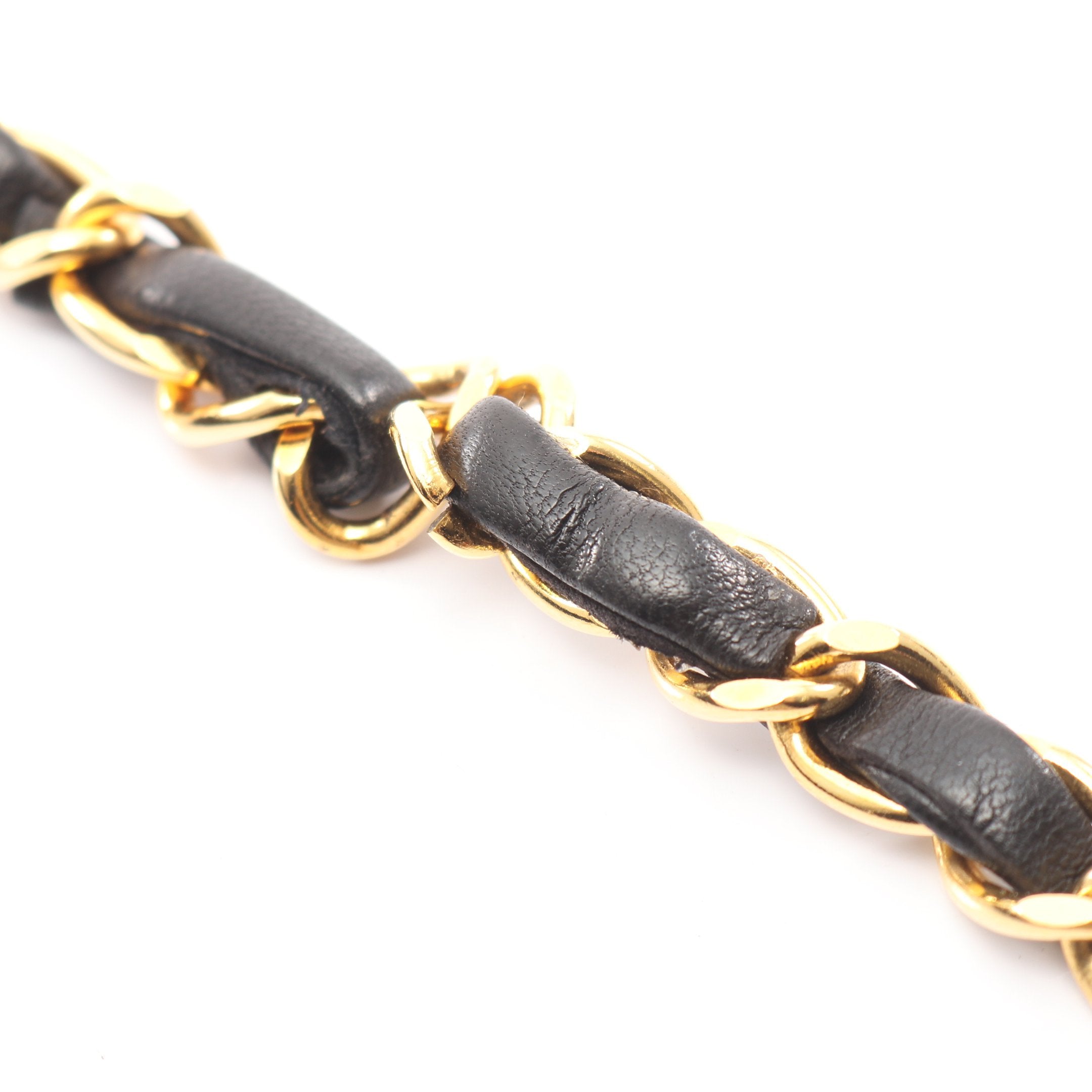 マトラッセ シングルフラップ チェーンショルダーバッグ　ターンロック　ラムスキン マトラッセ シングルフラップ チェーンショルダーバッグ ターンロック