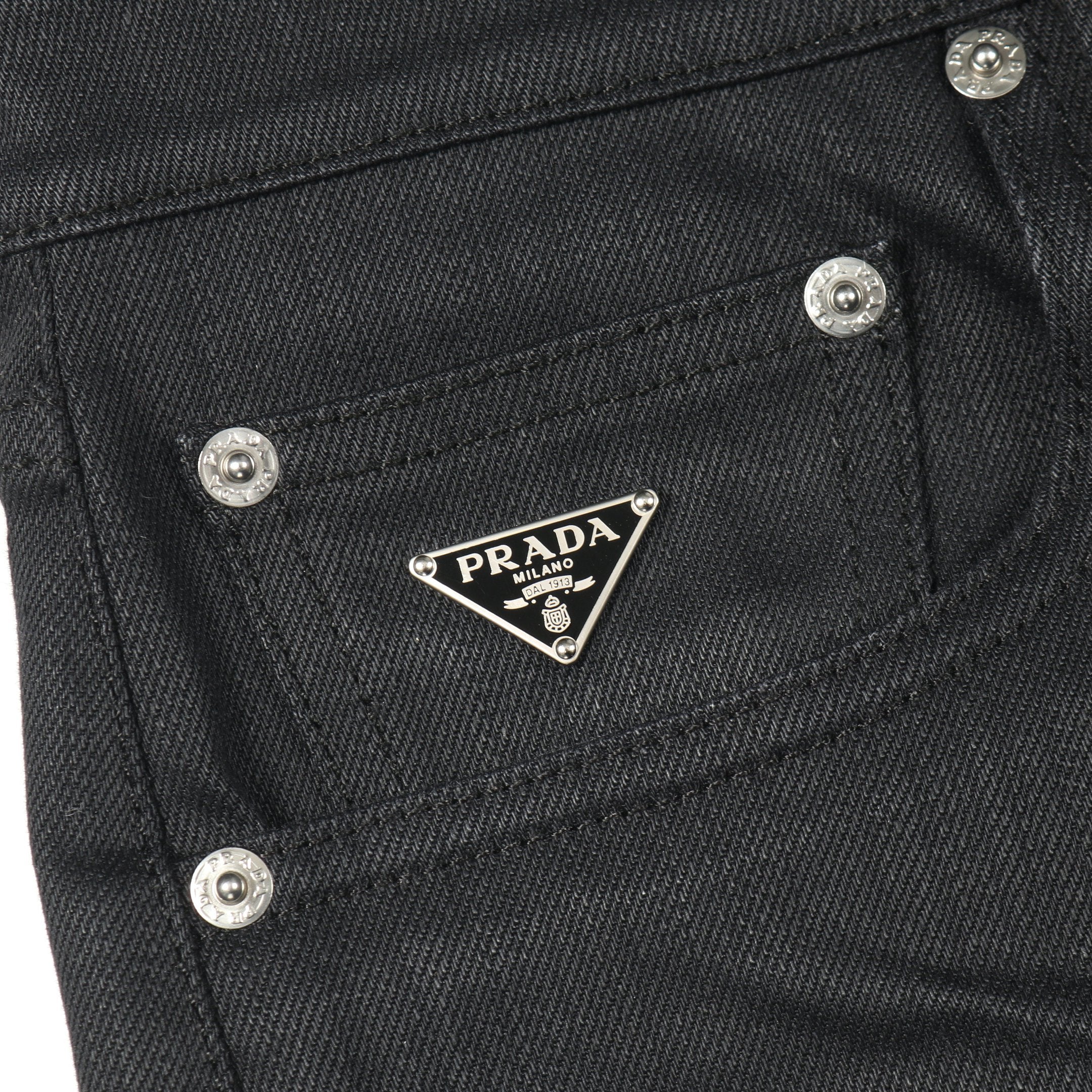 Jane Prada プラダ プレートロゴ デニムパンツ Black デニムパンツ コットン ブラック ボタンフライ プラダ – RECLO