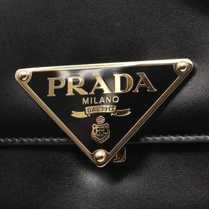 エムブレム BOX CALF ショルダーバッグ レザー ブラック プラダ バッグ PRADA