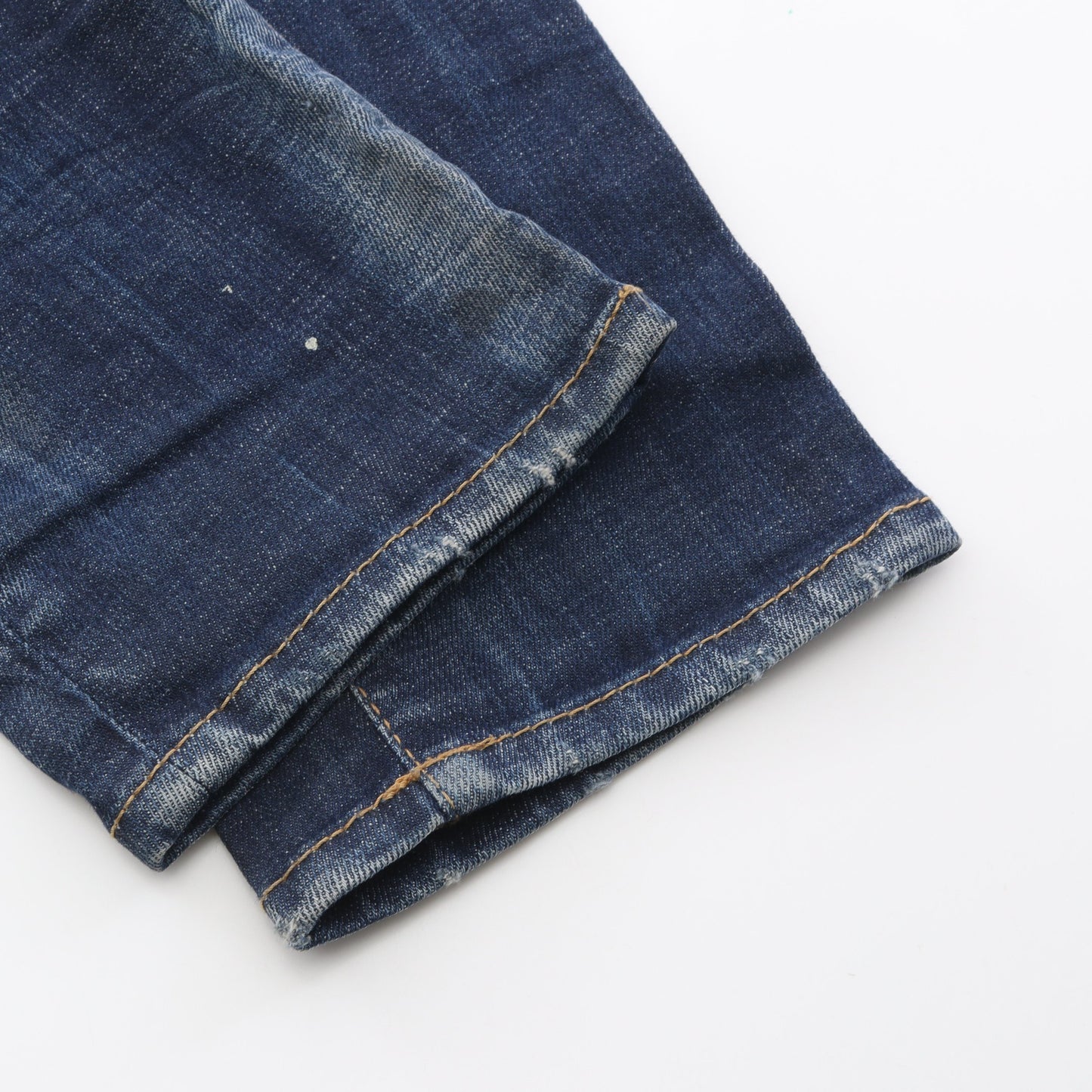 SKATER JEAN デニムパンツ ロゴワッペン コットン インディゴブルー ダメージ加工 ペイント加工 ボタンフライ ディースクエアード ボトムス DSQUARED2