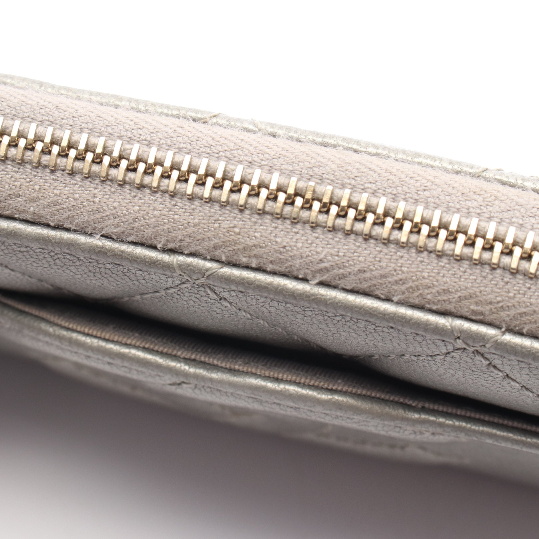 正規品　シャネル　マトラッセ　シルバー金具　ラウンドファスナー　ケース マトラッセ ラウンドファスナー財布 レザー シルバー ゴールド金具