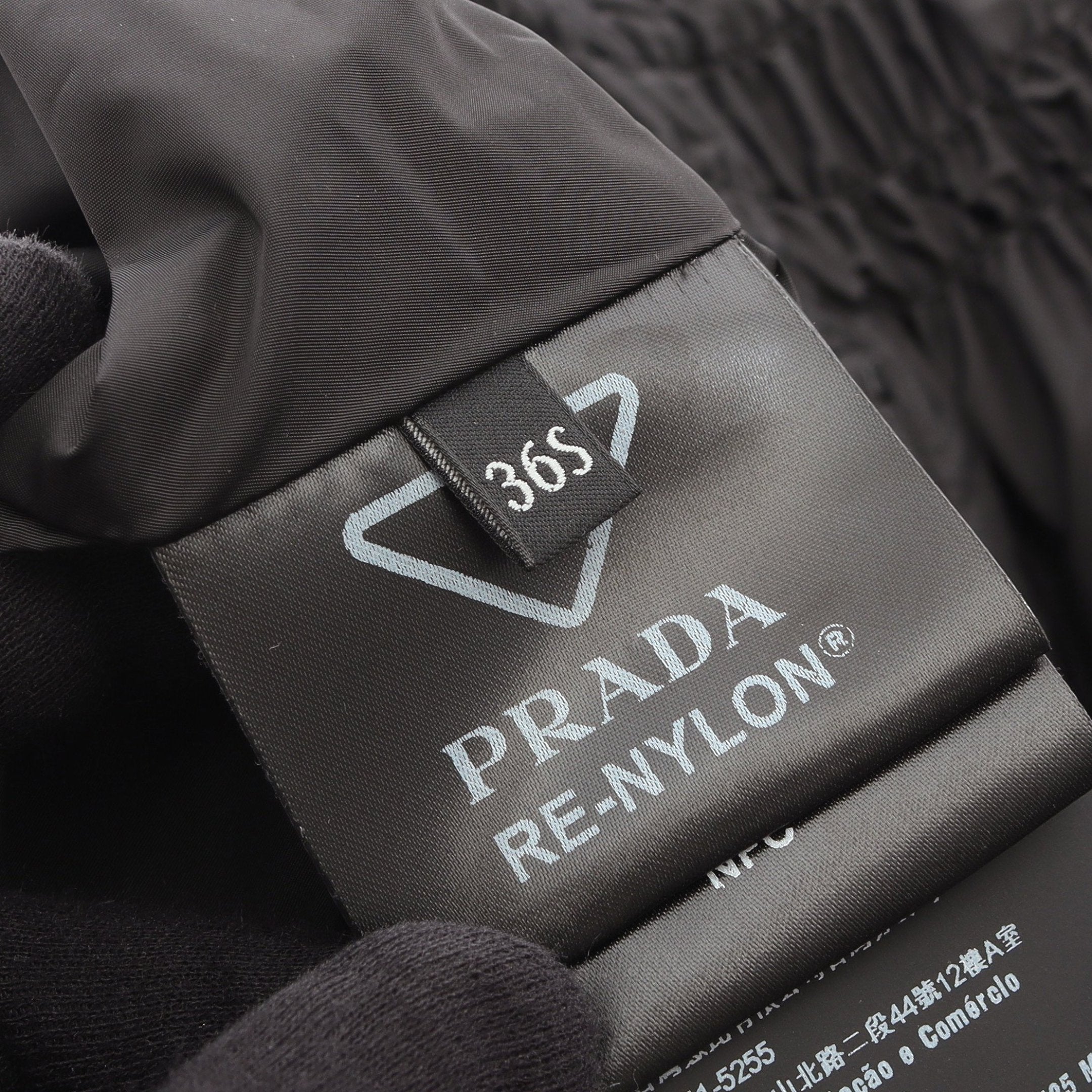 Re-Nylon ワンピース ノースリーブ ナイロン ブラック プラダ – RECLO